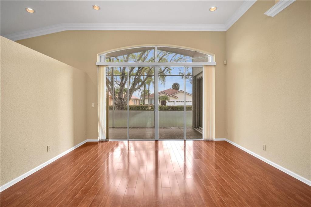 Woodmont Tr 56 123-44 B - Residential