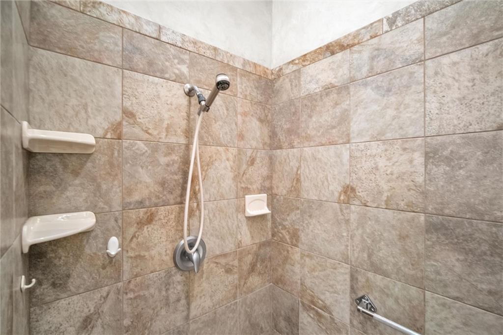 Woodmont Tr 56 123-44 B - Residential