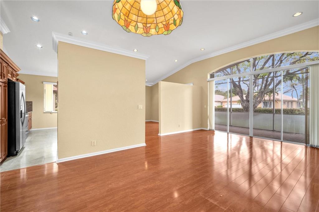 Woodmont Tr 56 123-44 B - Residential