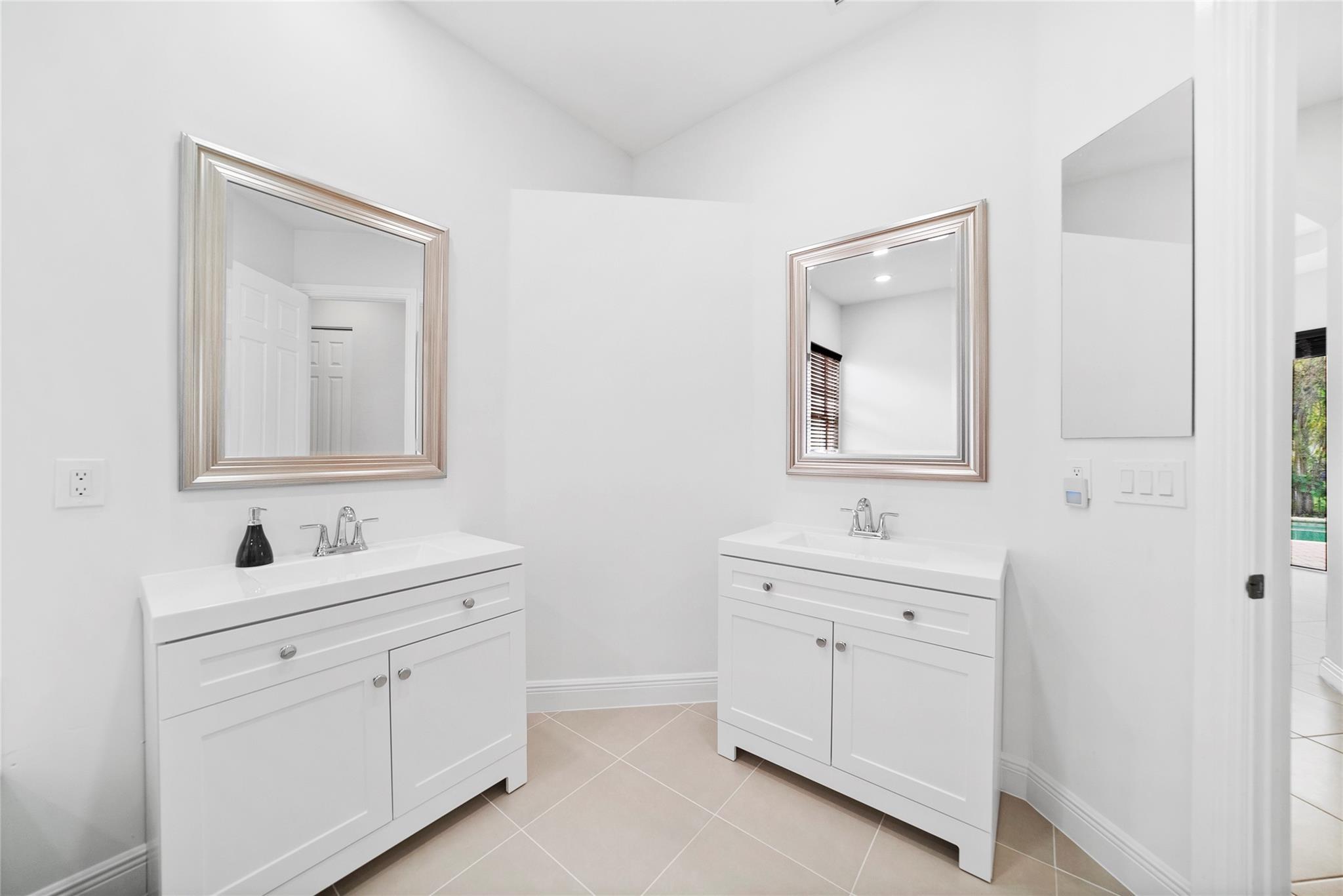 PARKLAND ISLES - Residential