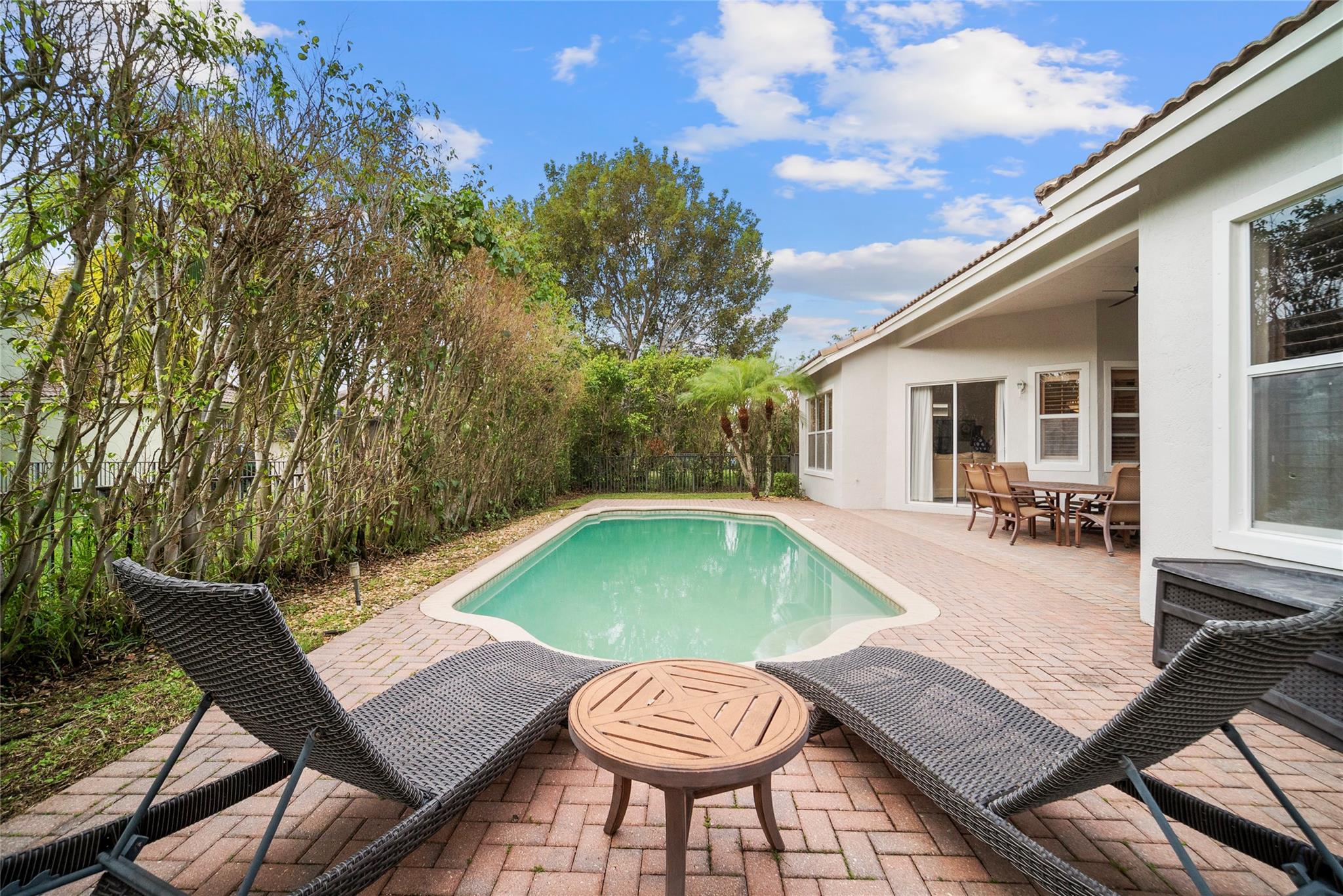 PARKLAND ISLES - Residential