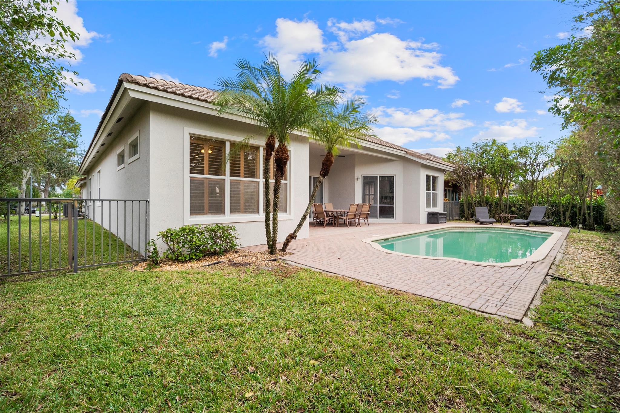 PARKLAND ISLES - Residential