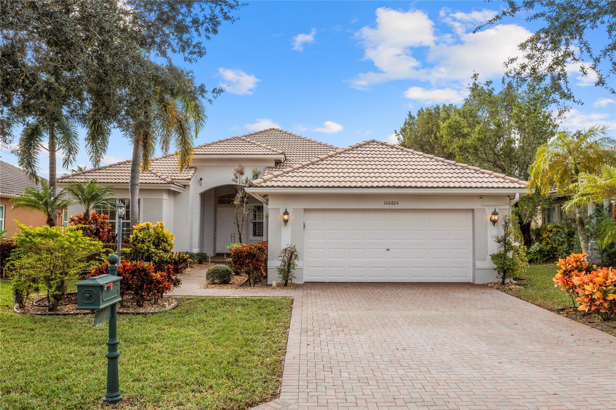 PARKLAND ISLES - Residential