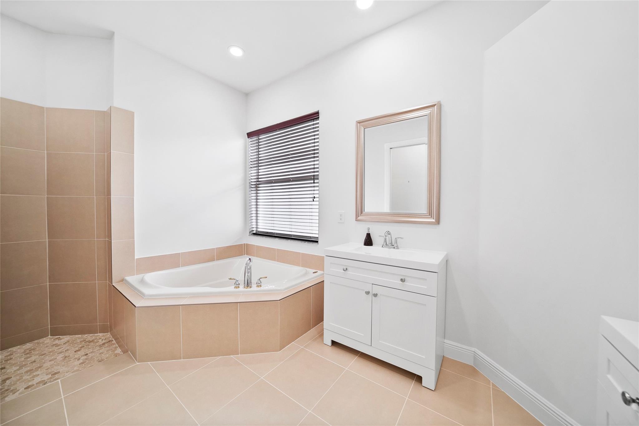PARKLAND ISLES - Residential