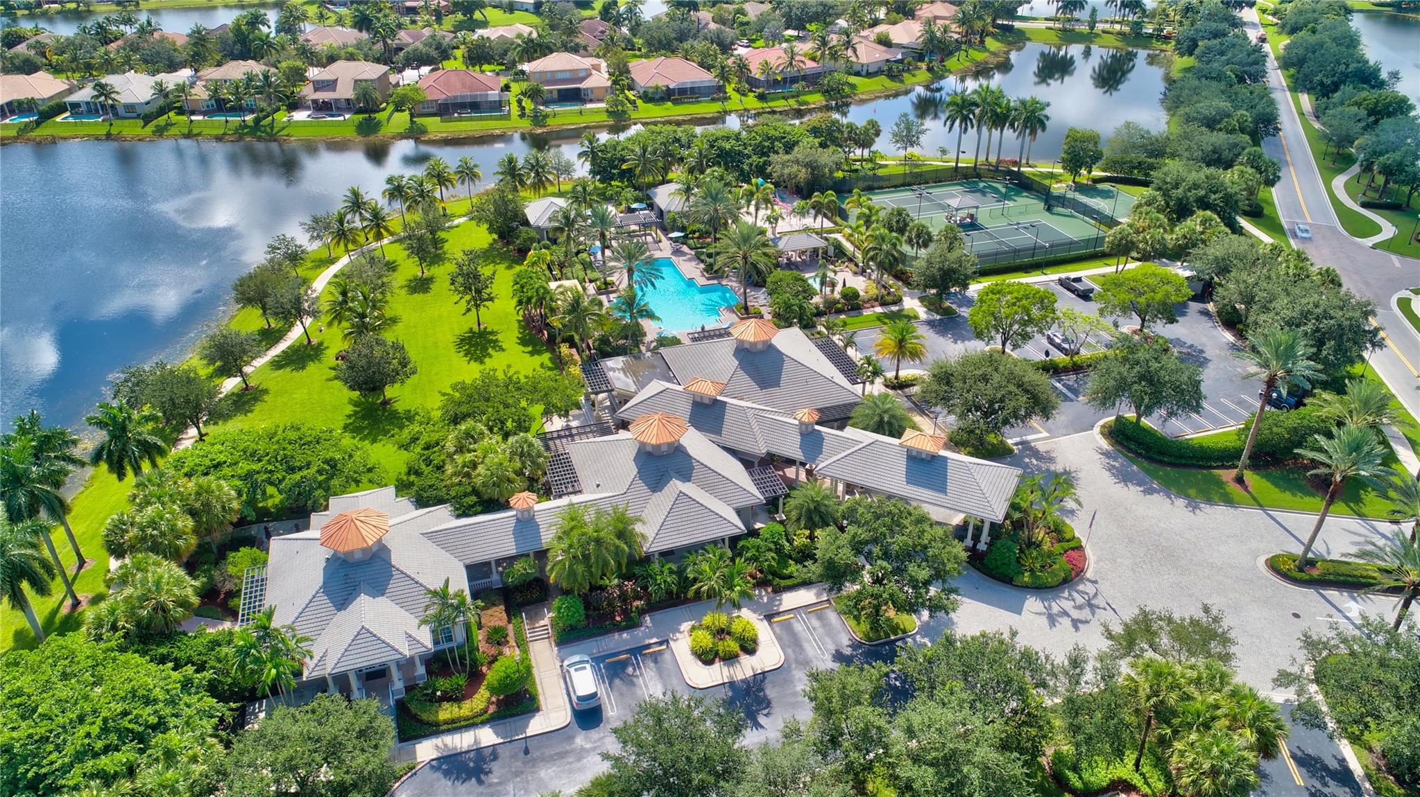 PARKLAND ISLES - Residential