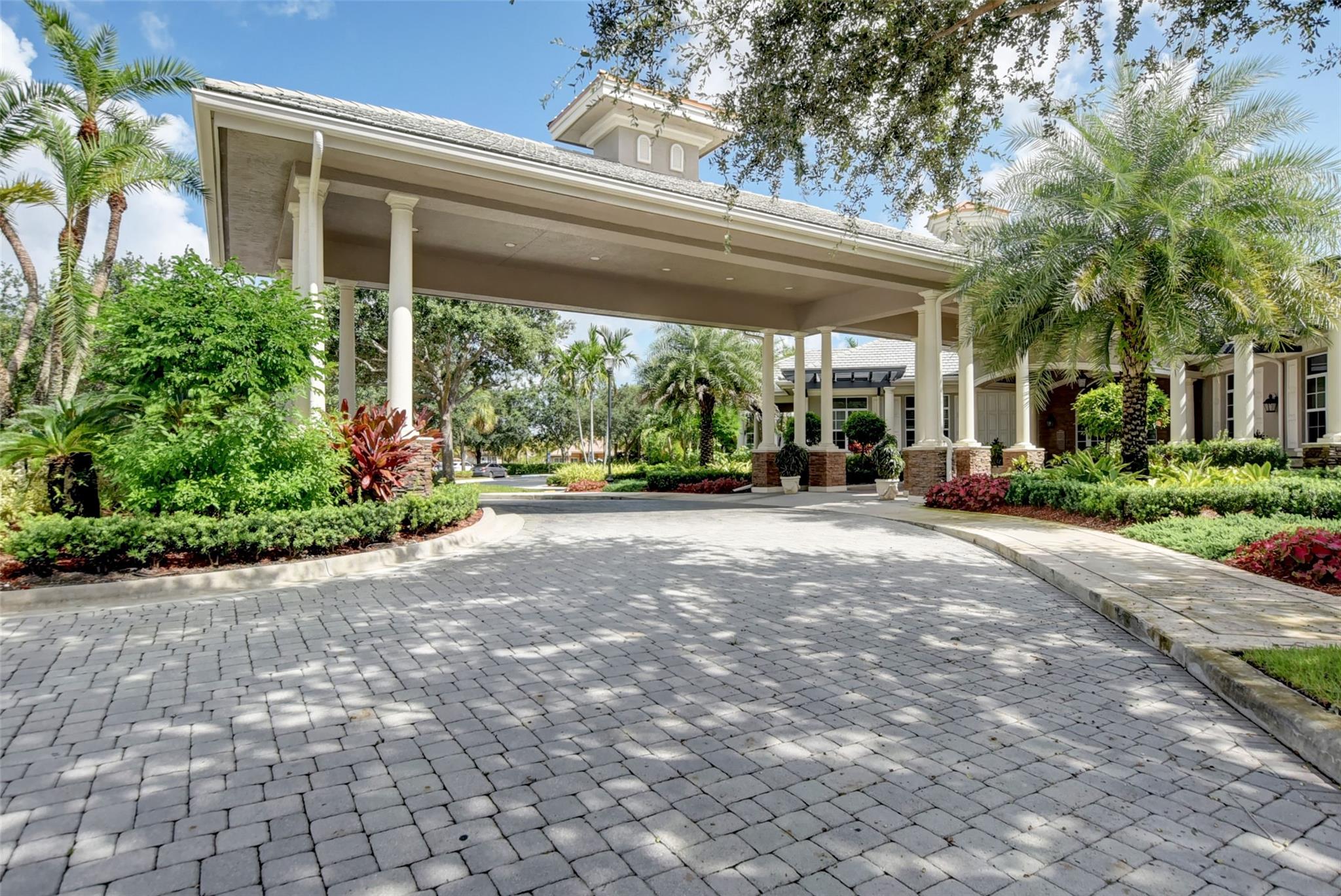 PARKLAND ISLES - Residential