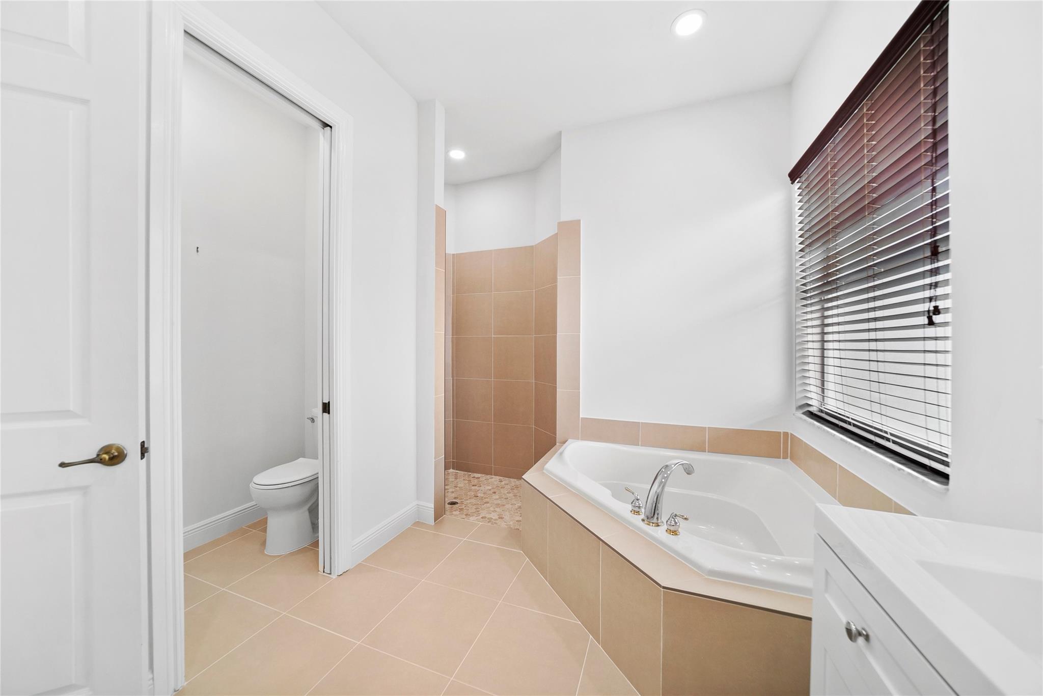 PARKLAND ISLES - Residential