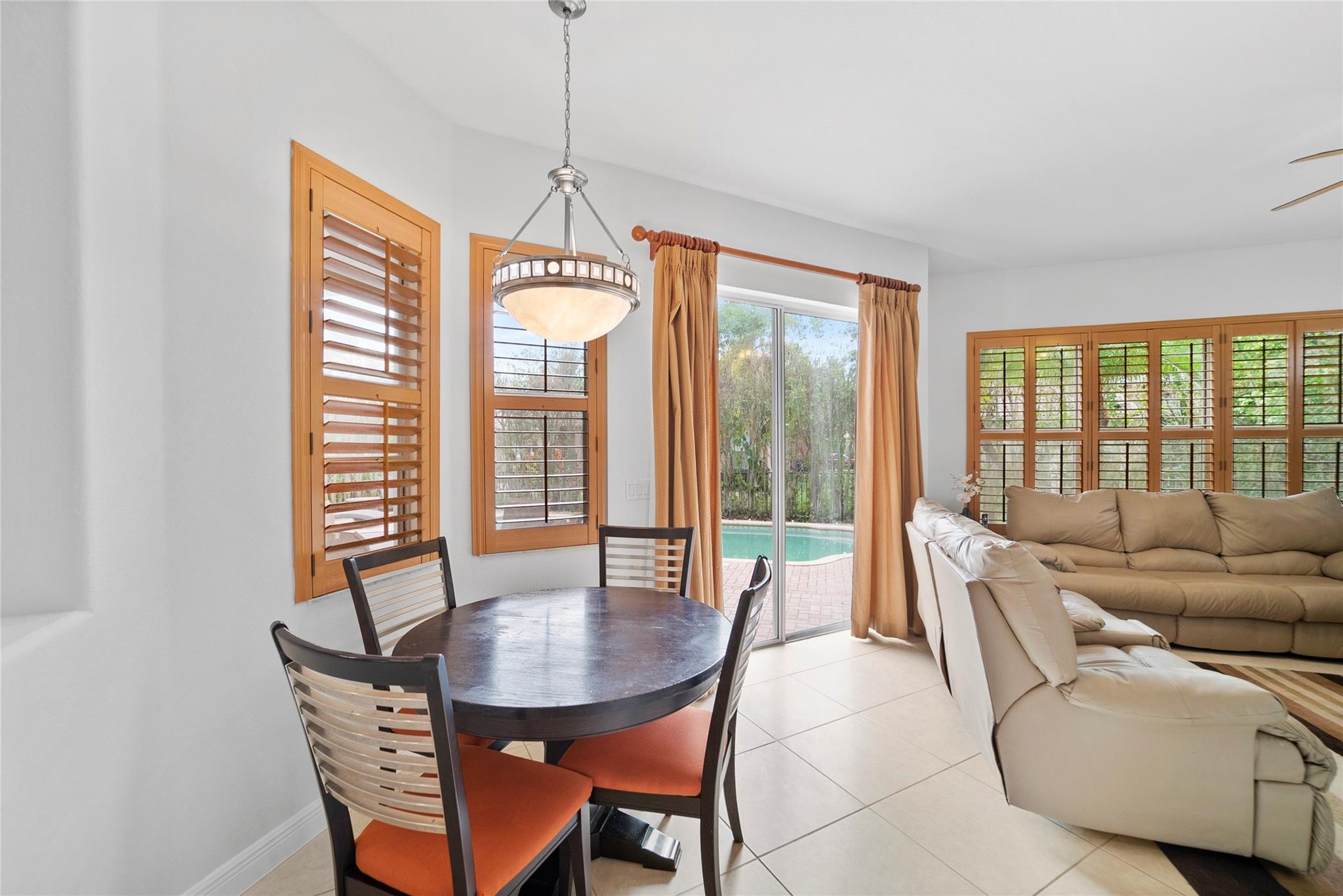 PARKLAND ISLES - Residential