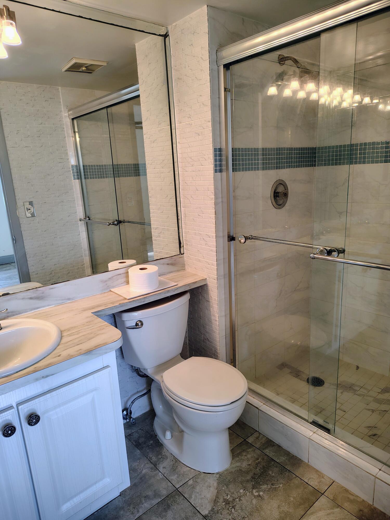 10 OF PALM SPRINGS 2 CONDO - Residential