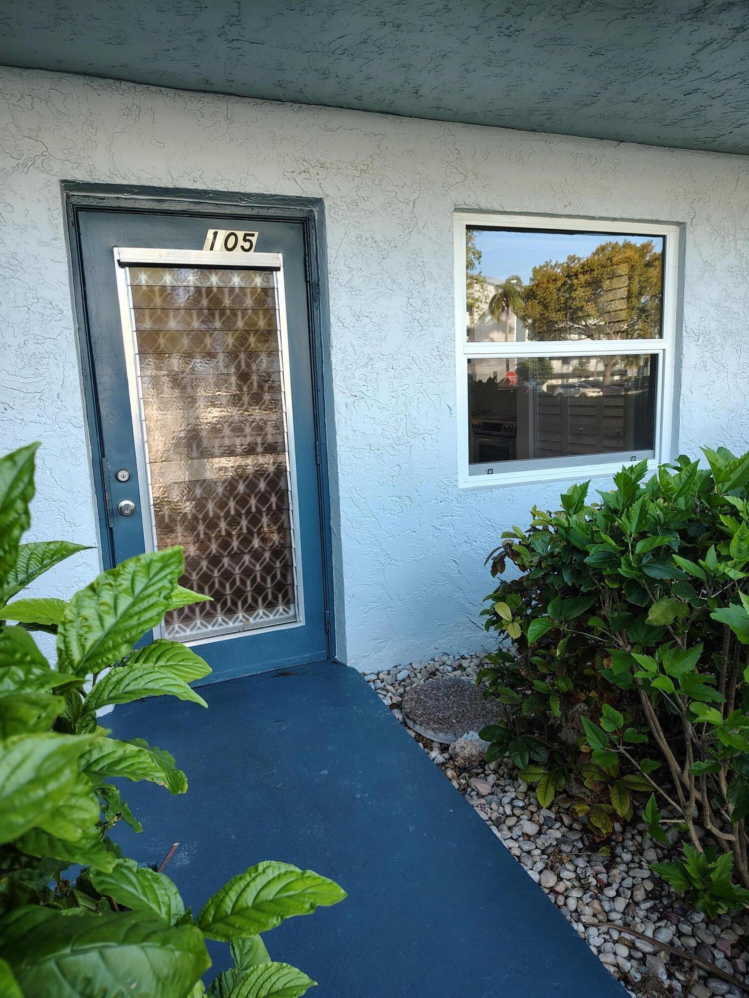 10 OF PALM SPRINGS 2 CONDO - Residential