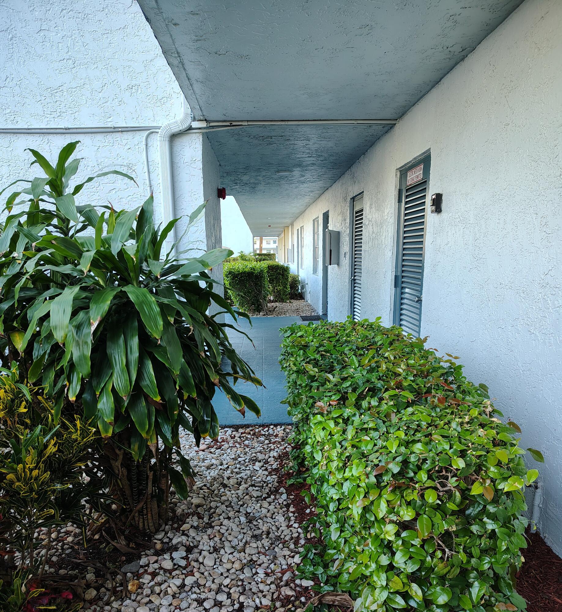 10 OF PALM SPRINGS 2 CONDO - Residential