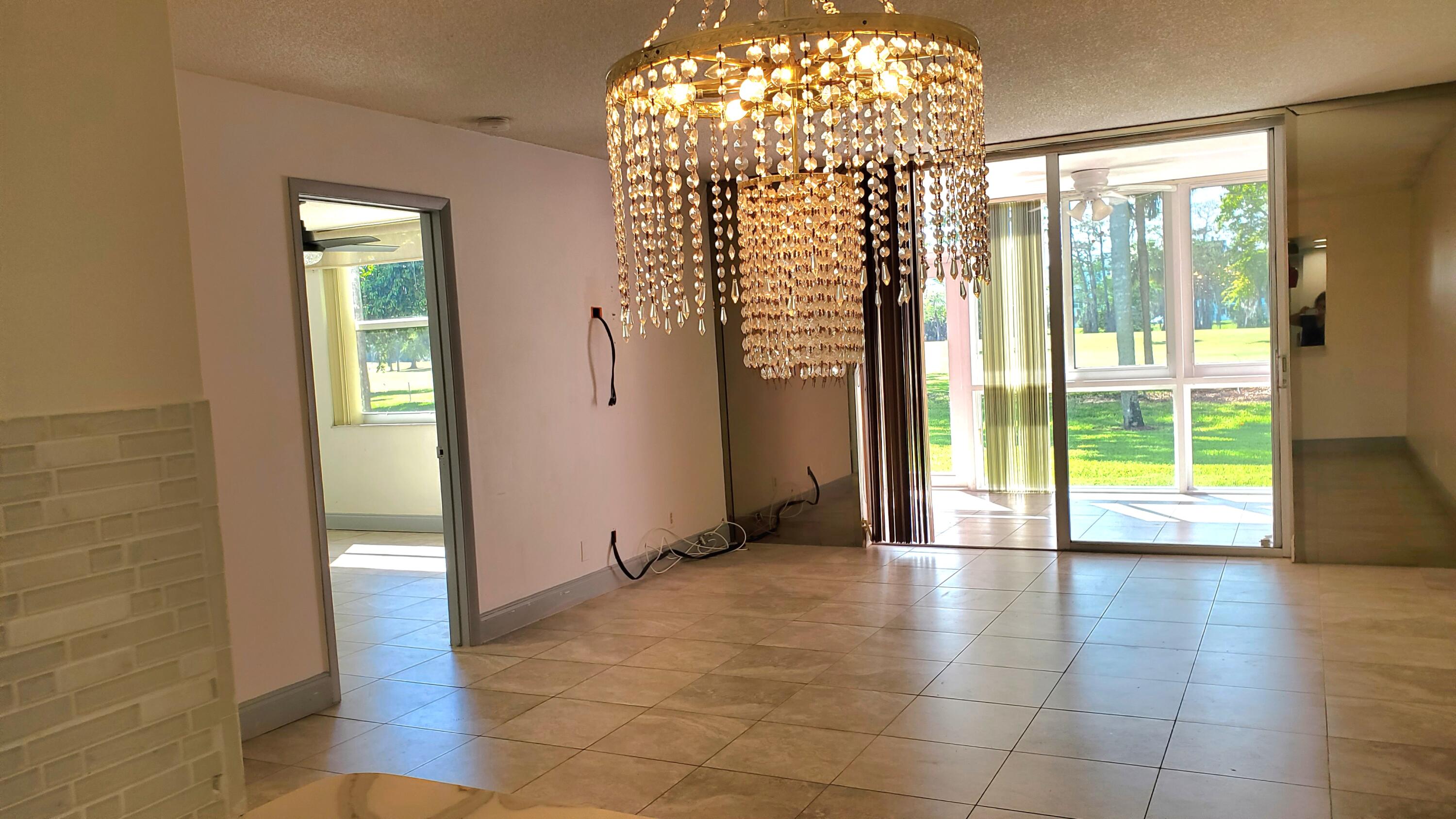 10 OF PALM SPRINGS 2 CONDO - Residential