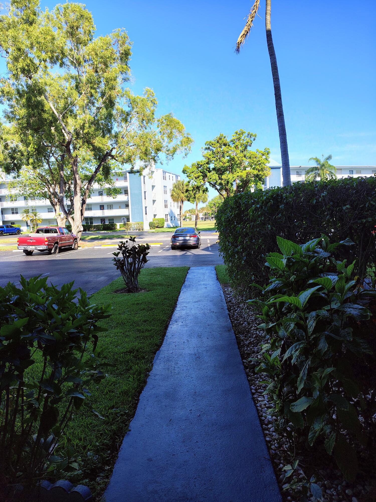 10 OF PALM SPRINGS 2 CONDO - Residential