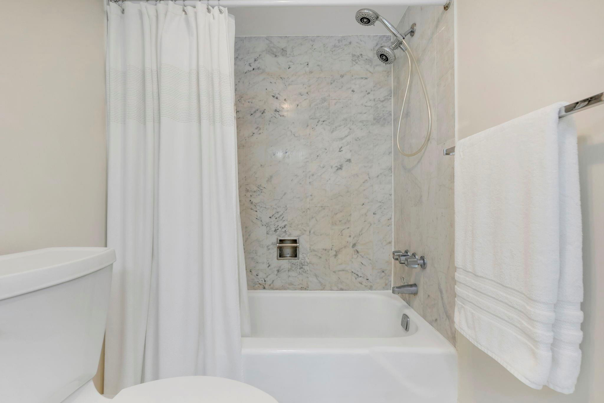 ADMIRALTY TOWERS CONDOMINIUM - Residential