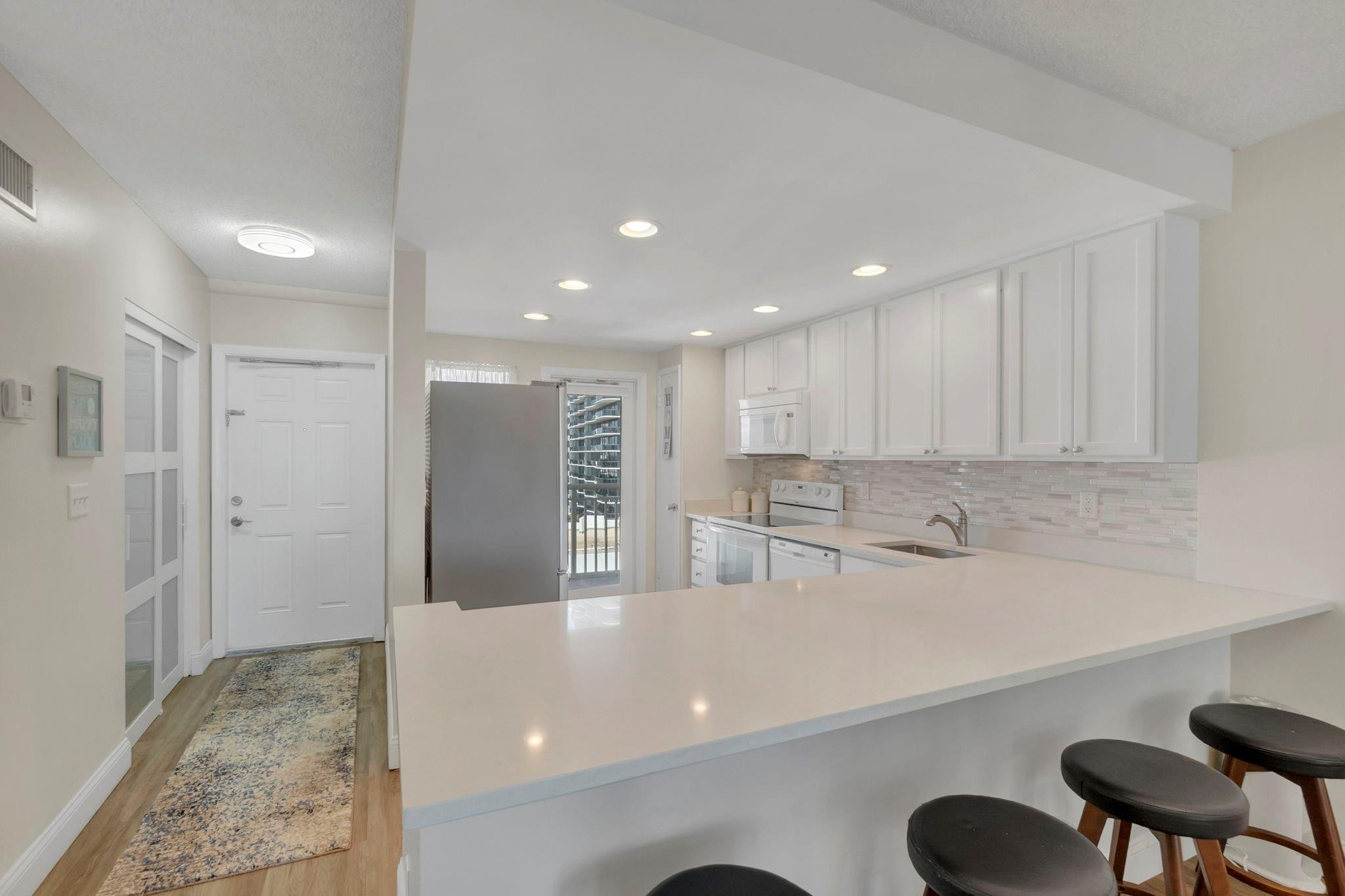 ADMIRALTY TOWERS CONDOMINIUM - Residential