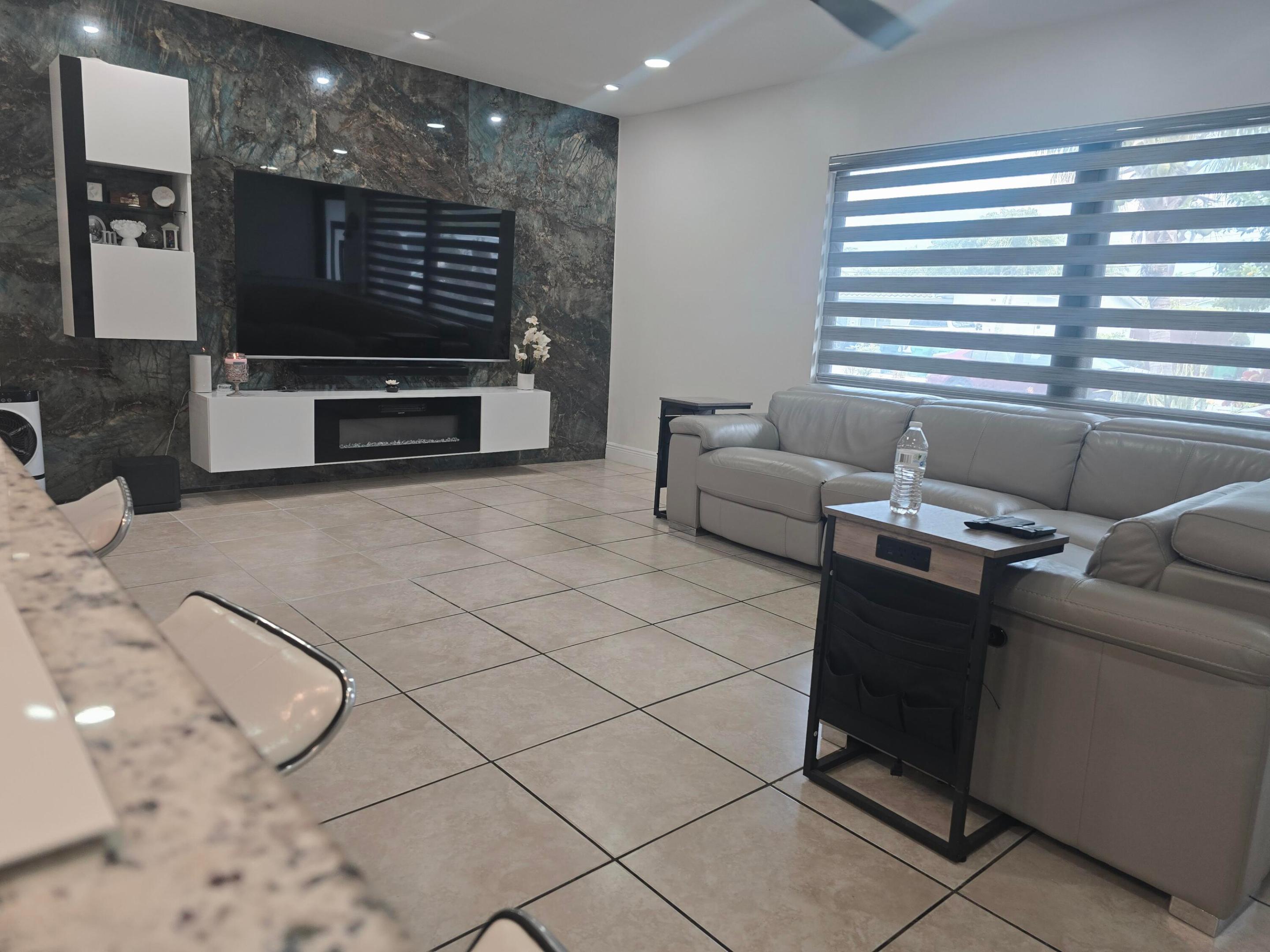 CORAL SPRINGS SUB NO 1 - Residential