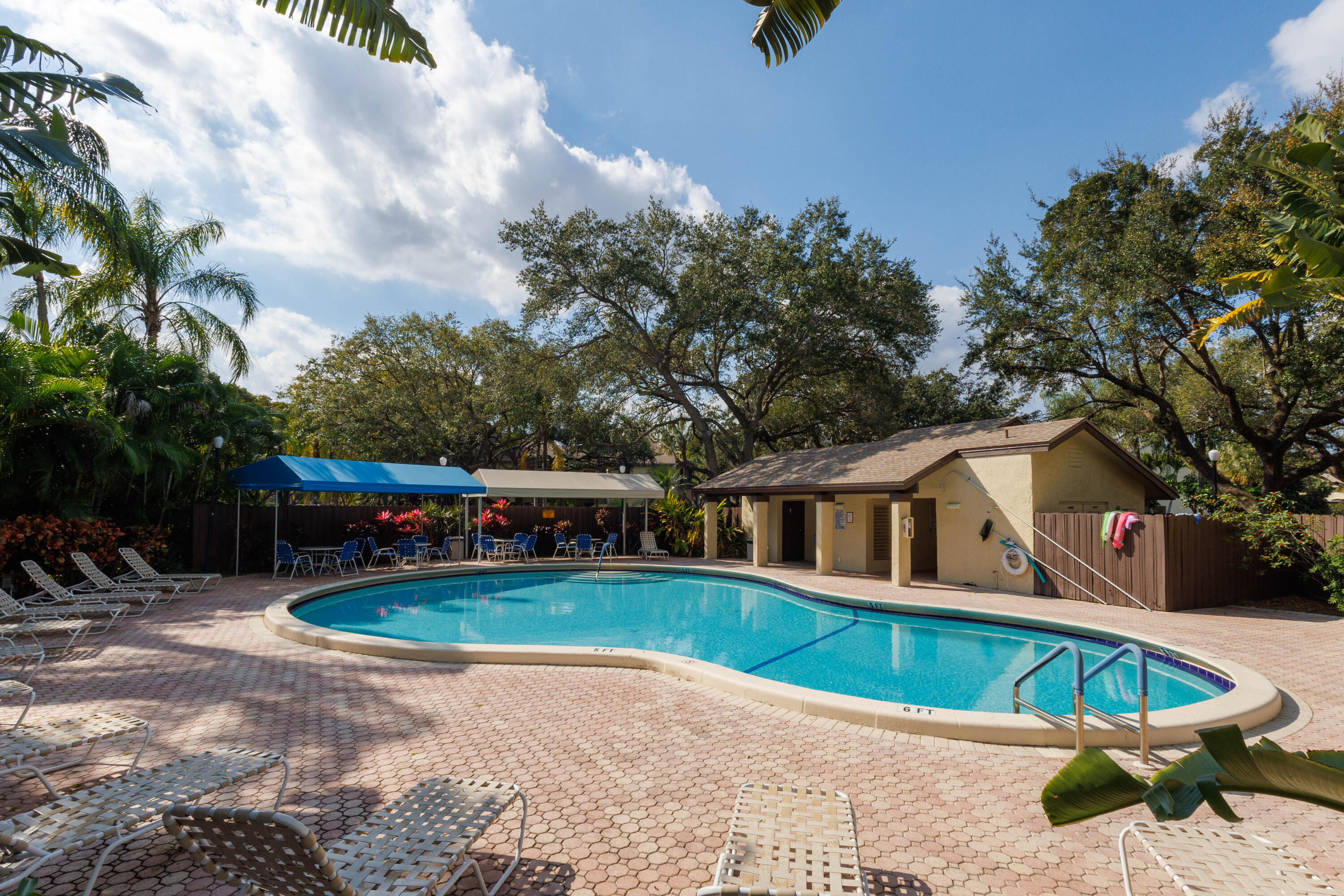 BAYWOOD VILLAGE III-B CONDO - Residential