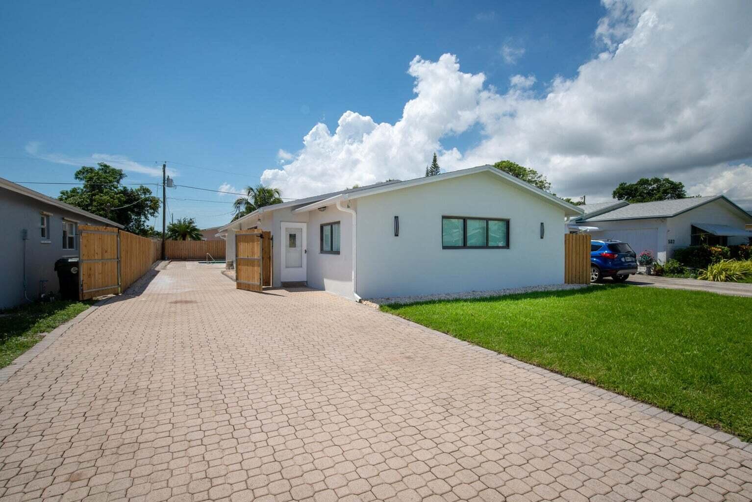 BOCA VISTA - Residential Lease