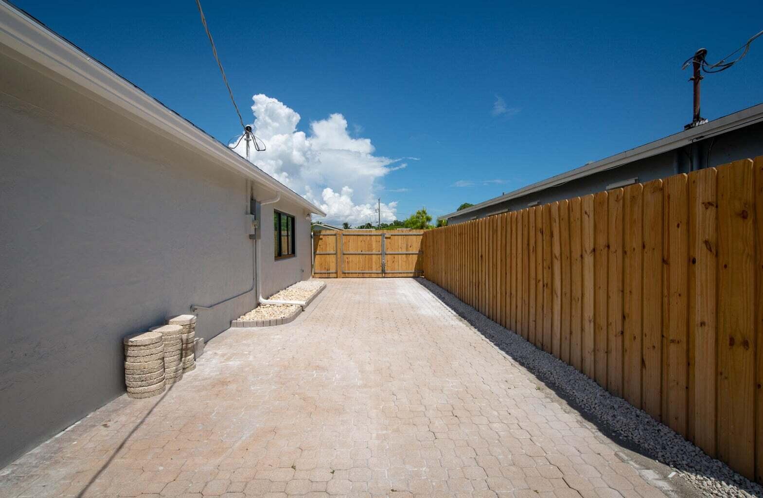 BOCA VISTA - Residential Lease