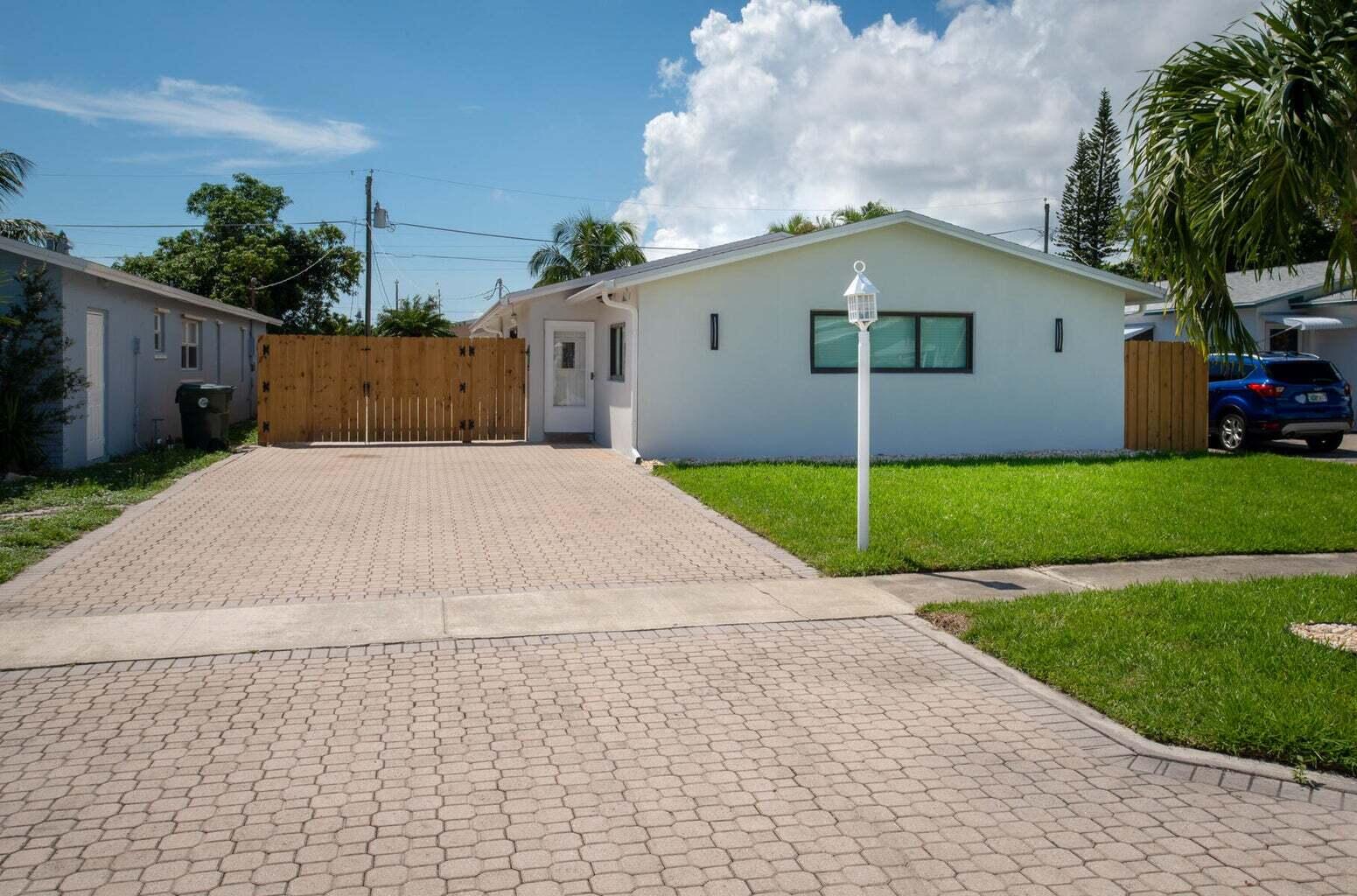 BOCA VISTA - Residential Lease