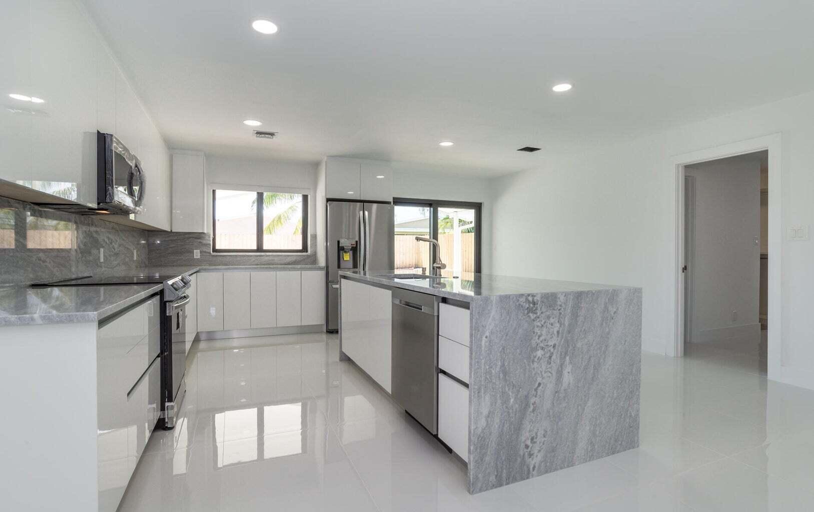 BOCA VISTA - Residential Lease