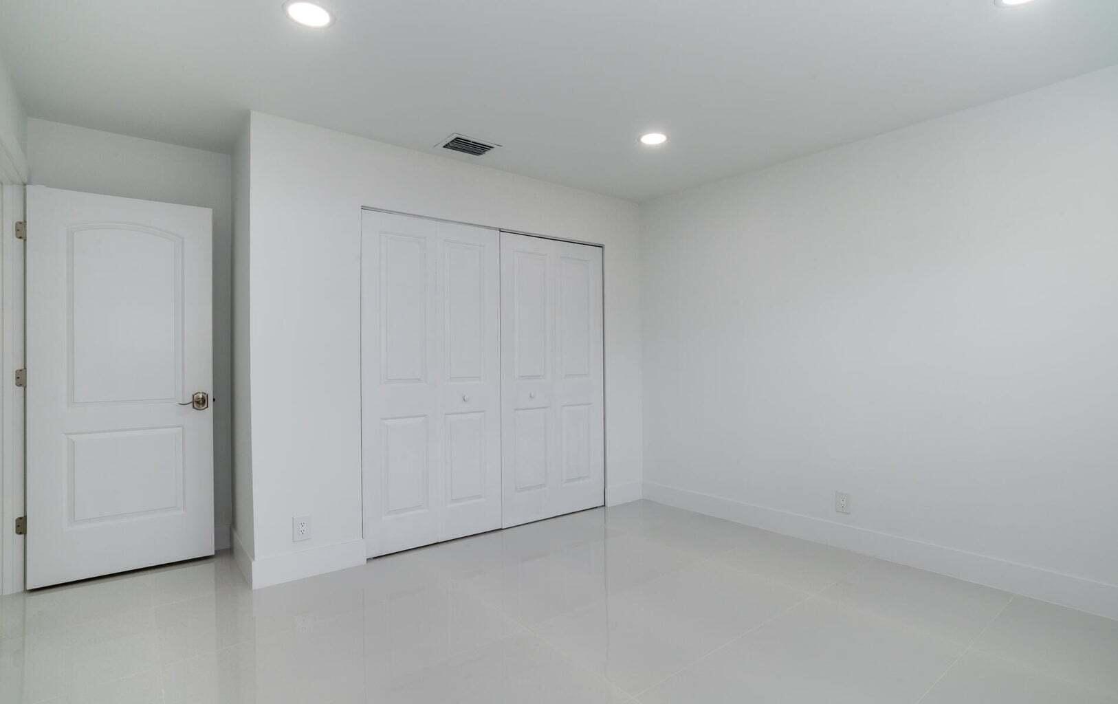BOCA VISTA - Residential Lease