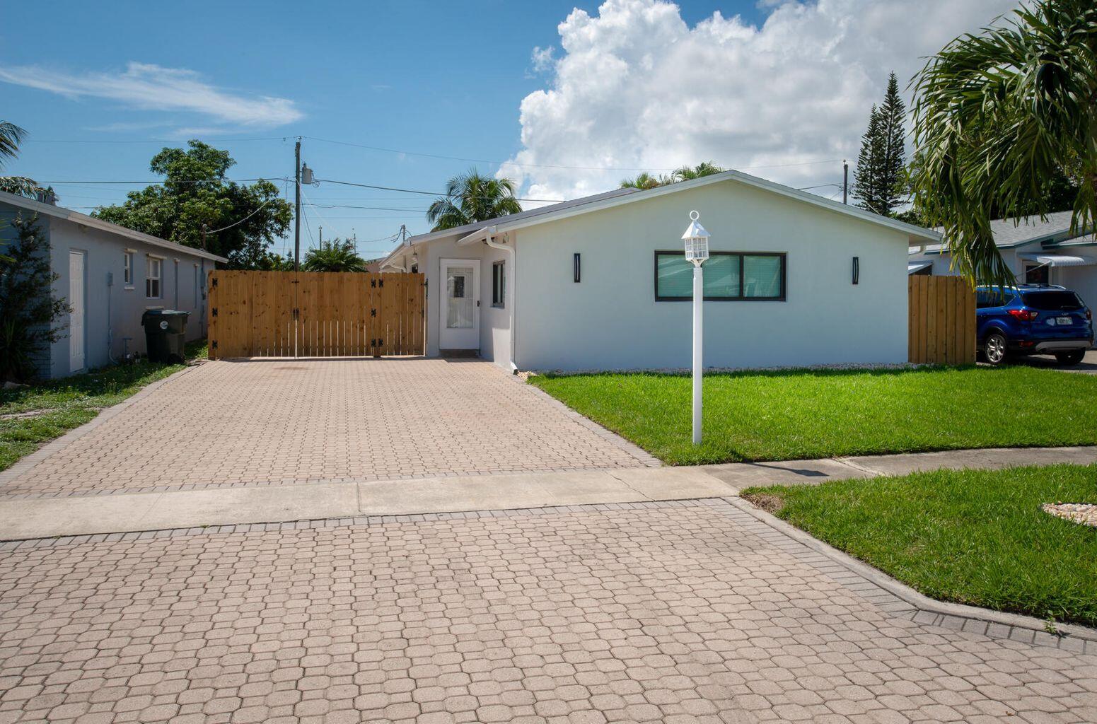 BOCA VISTA - Residential Lease