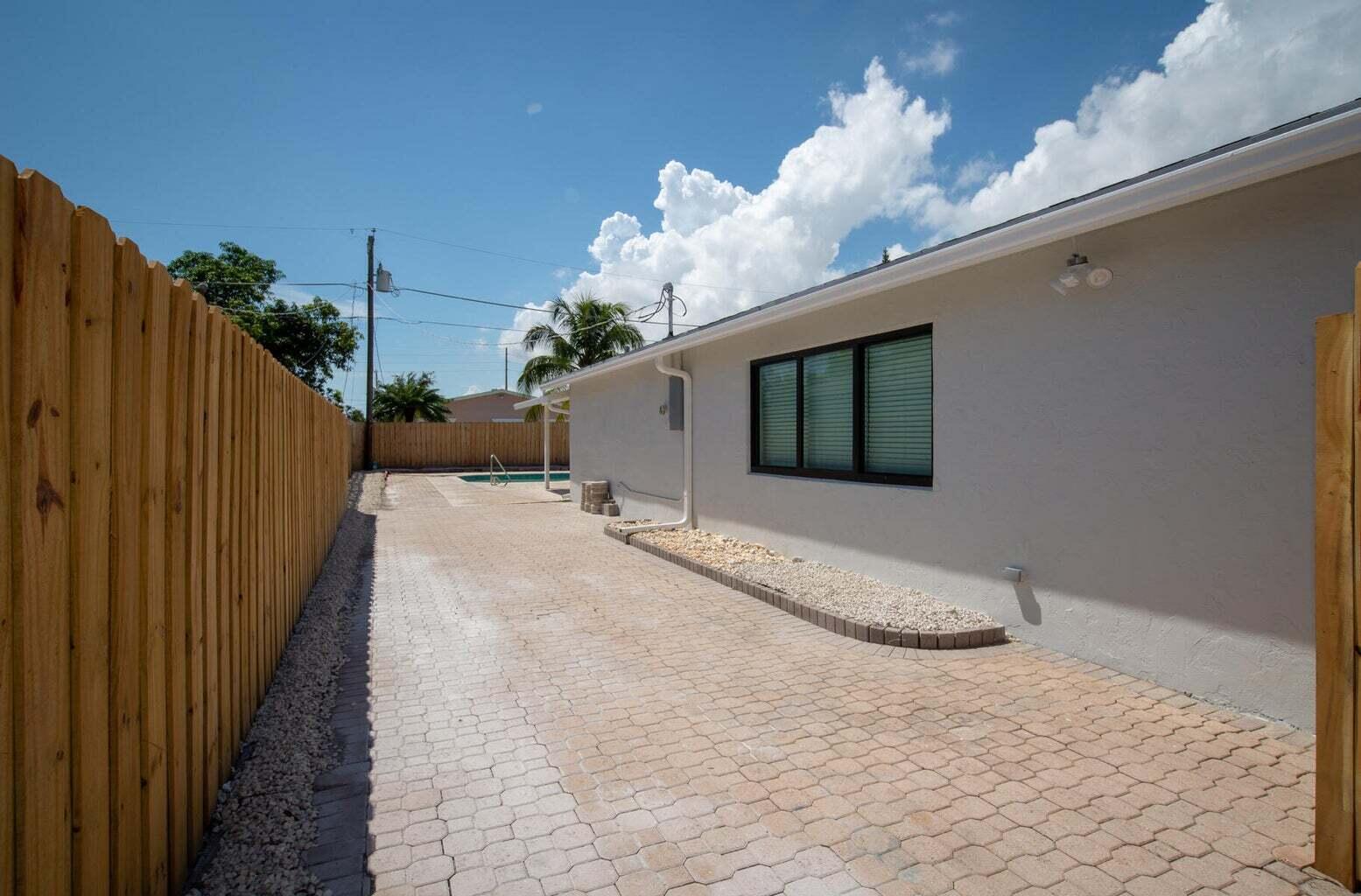 BOCA VISTA - Residential Lease