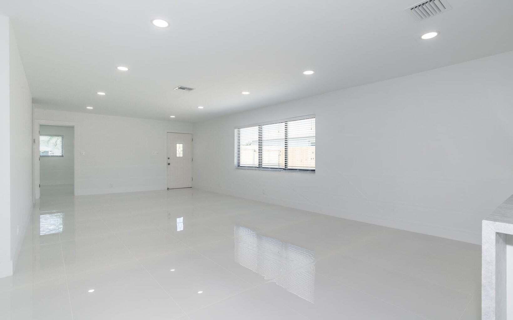BOCA VISTA - Residential Lease