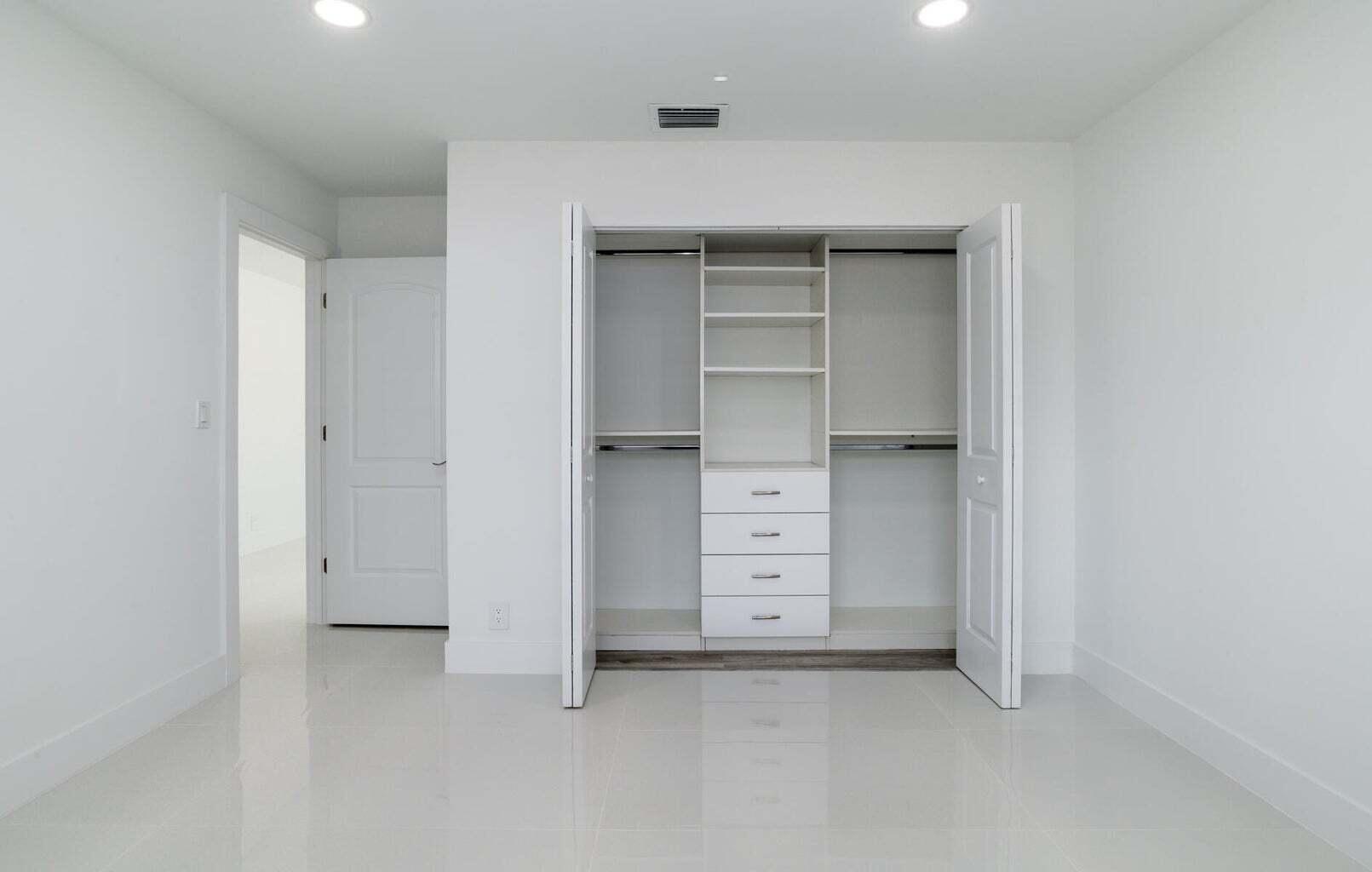 BOCA VISTA - Residential Lease