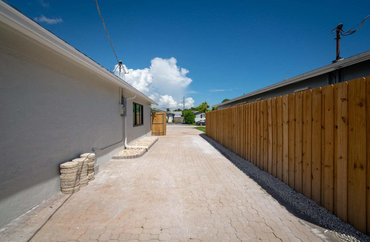 BOCA VISTA - Residential Lease