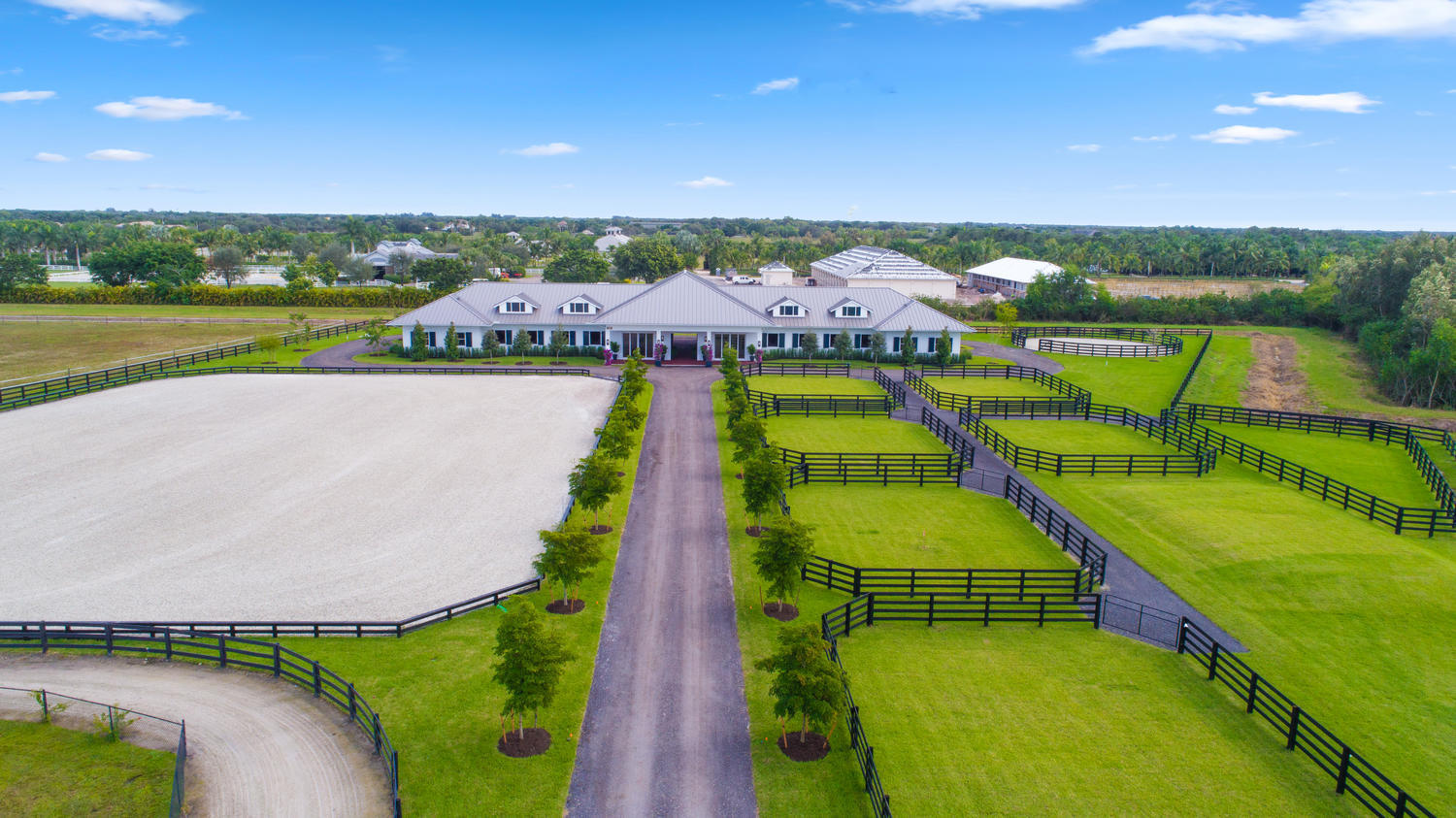 SADDLE CLUB OF WELLINGTON - Residential