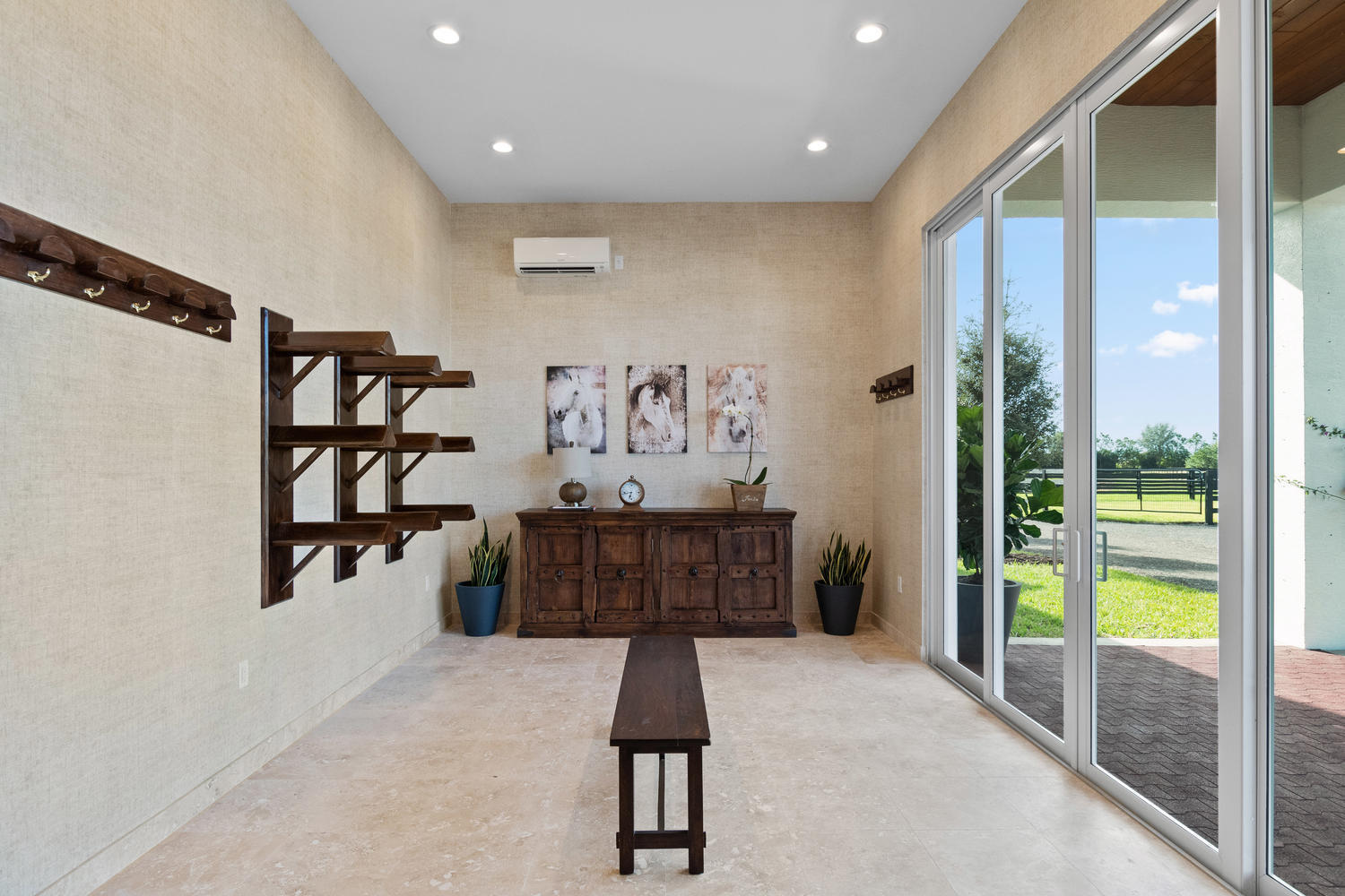 SADDLE CLUB OF WELLINGTON - Residential
