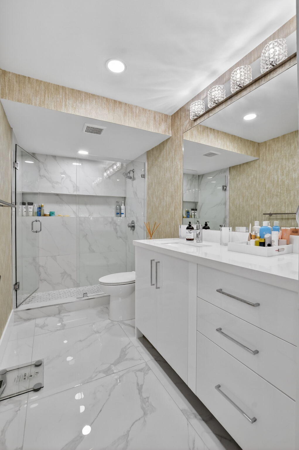 LAKEWOOD MIDRISE CONDO - Residential
