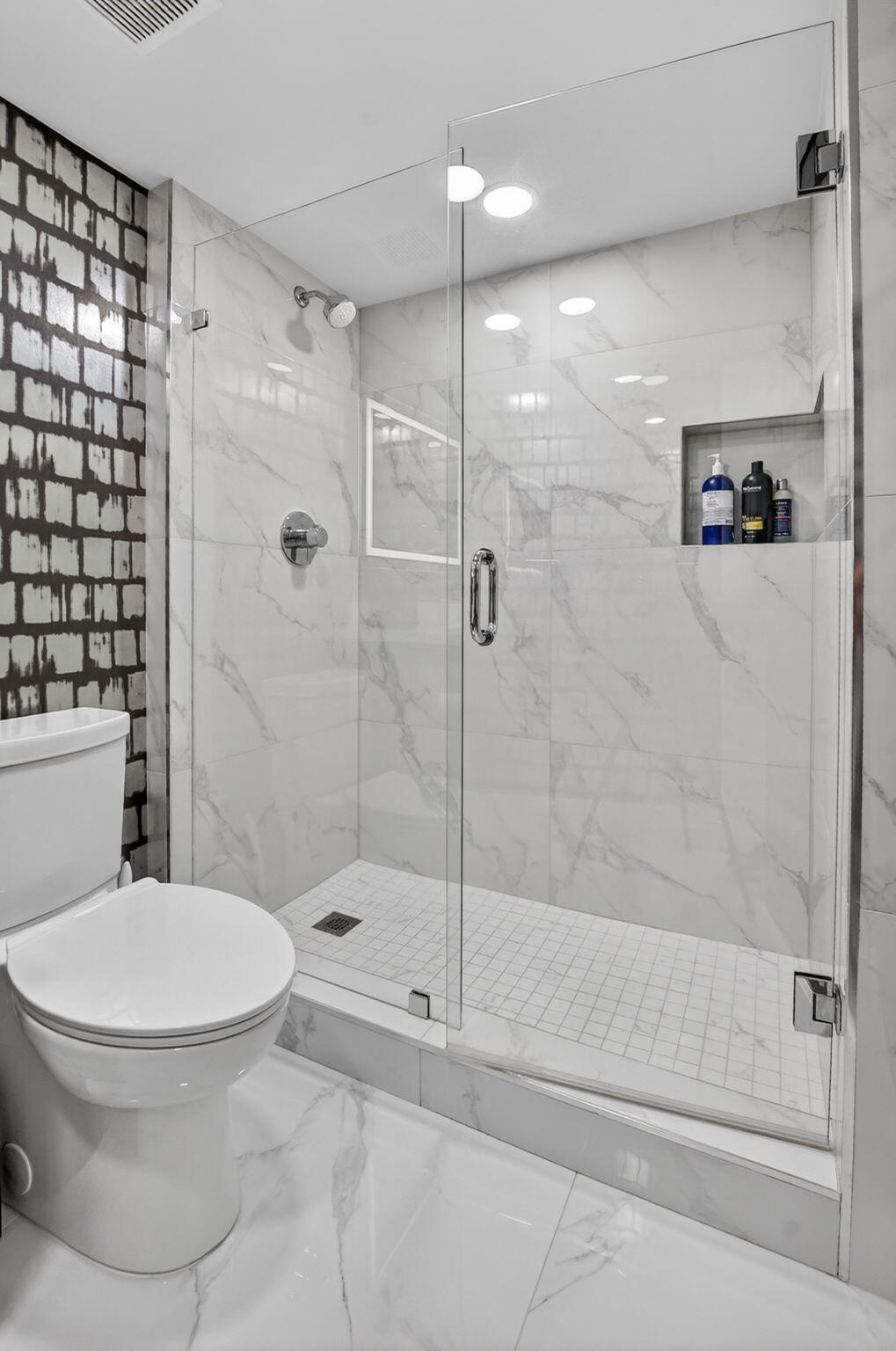 LAKEWOOD MIDRISE CONDO - Residential
