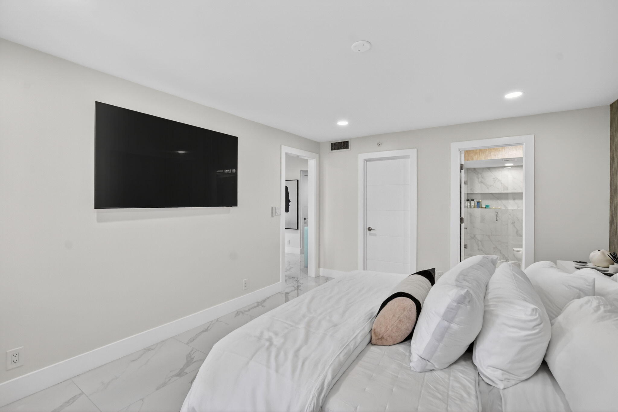 LAKEWOOD MIDRISE CONDO - Residential