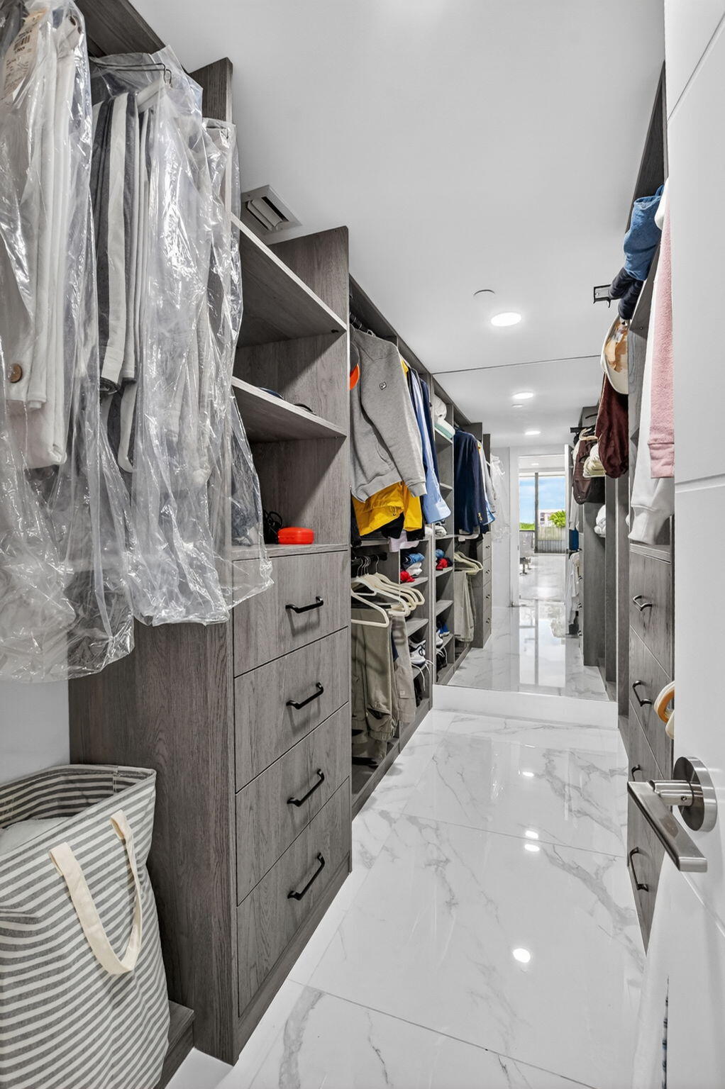 LAKEWOOD MIDRISE CONDO - Residential