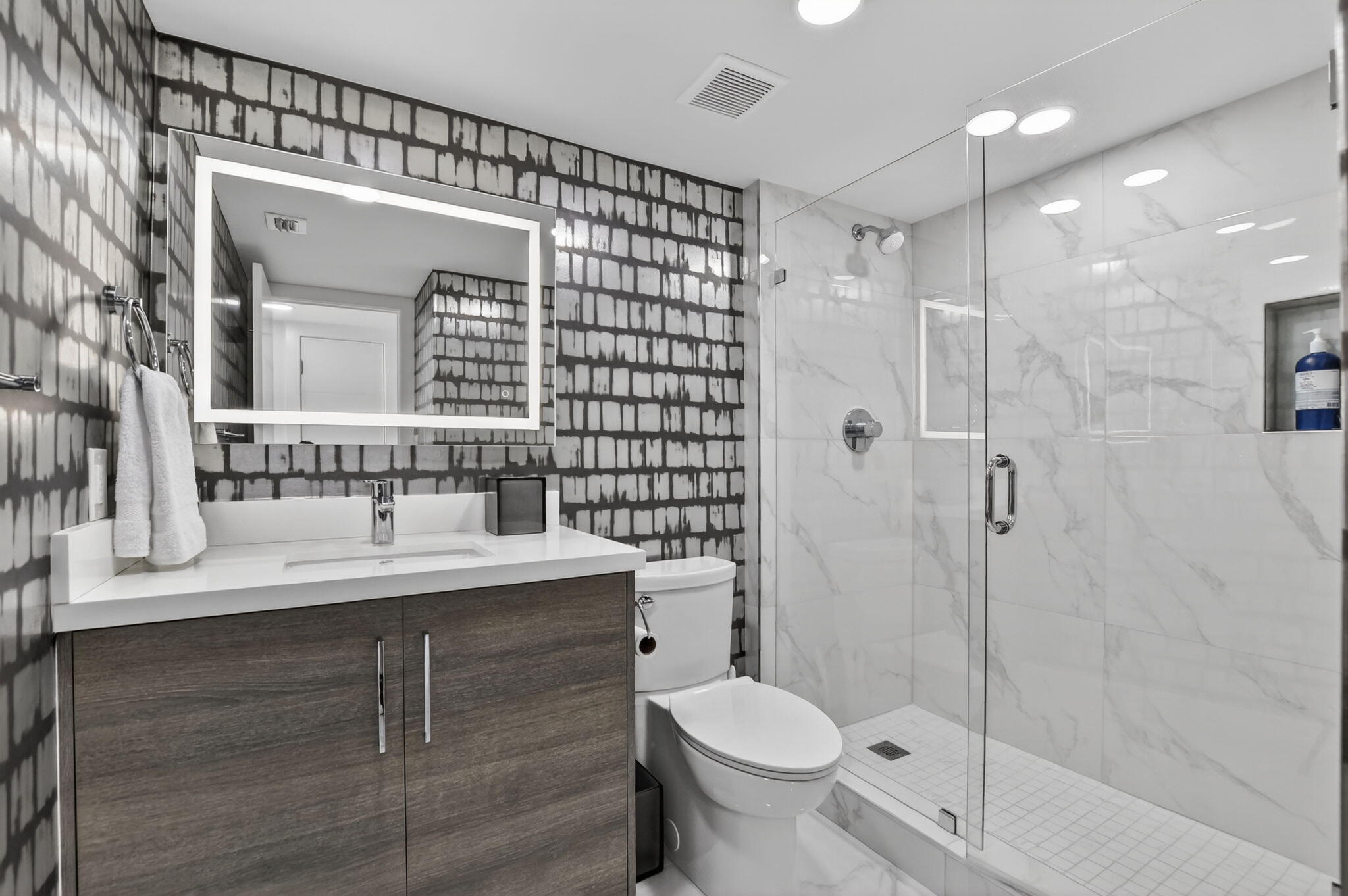 LAKEWOOD MIDRISE CONDO - Residential
