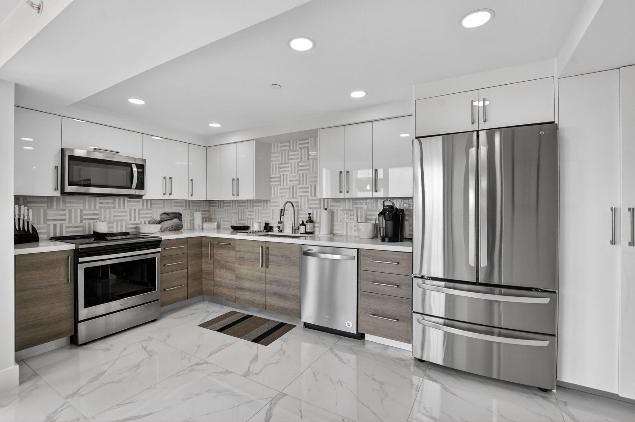 LAKEWOOD MIDRISE CONDO - Residential