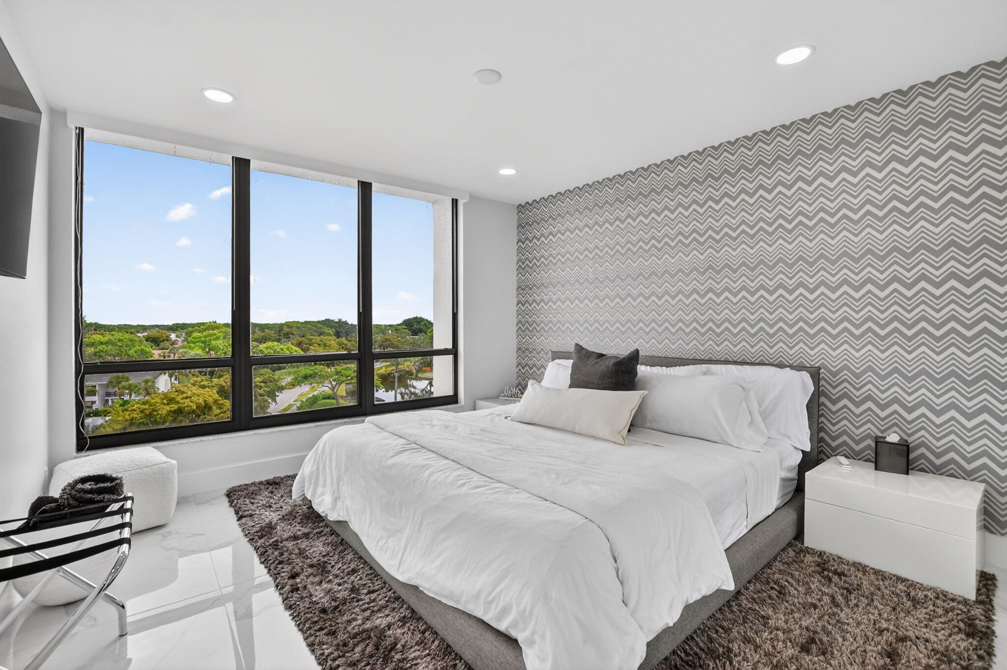 LAKEWOOD MIDRISE CONDO - Residential
