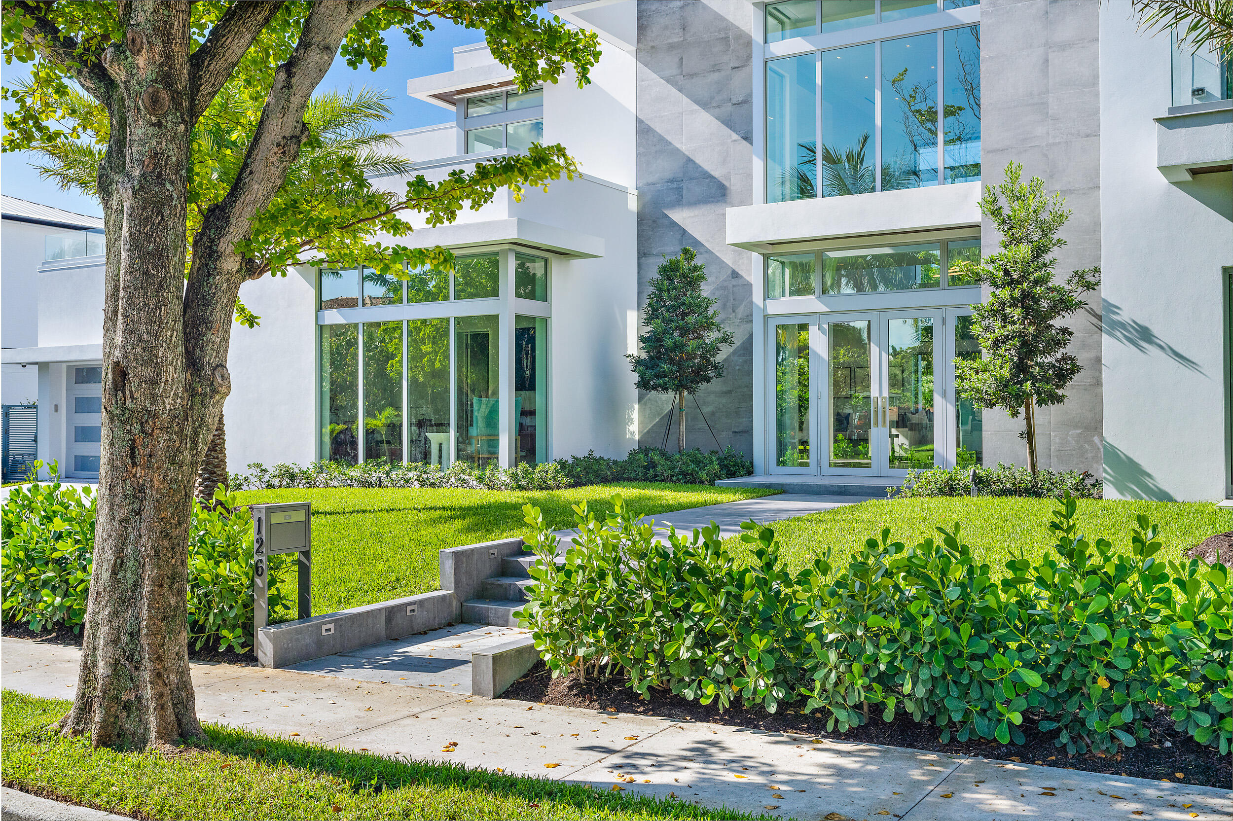EDGEWATER - Residential
