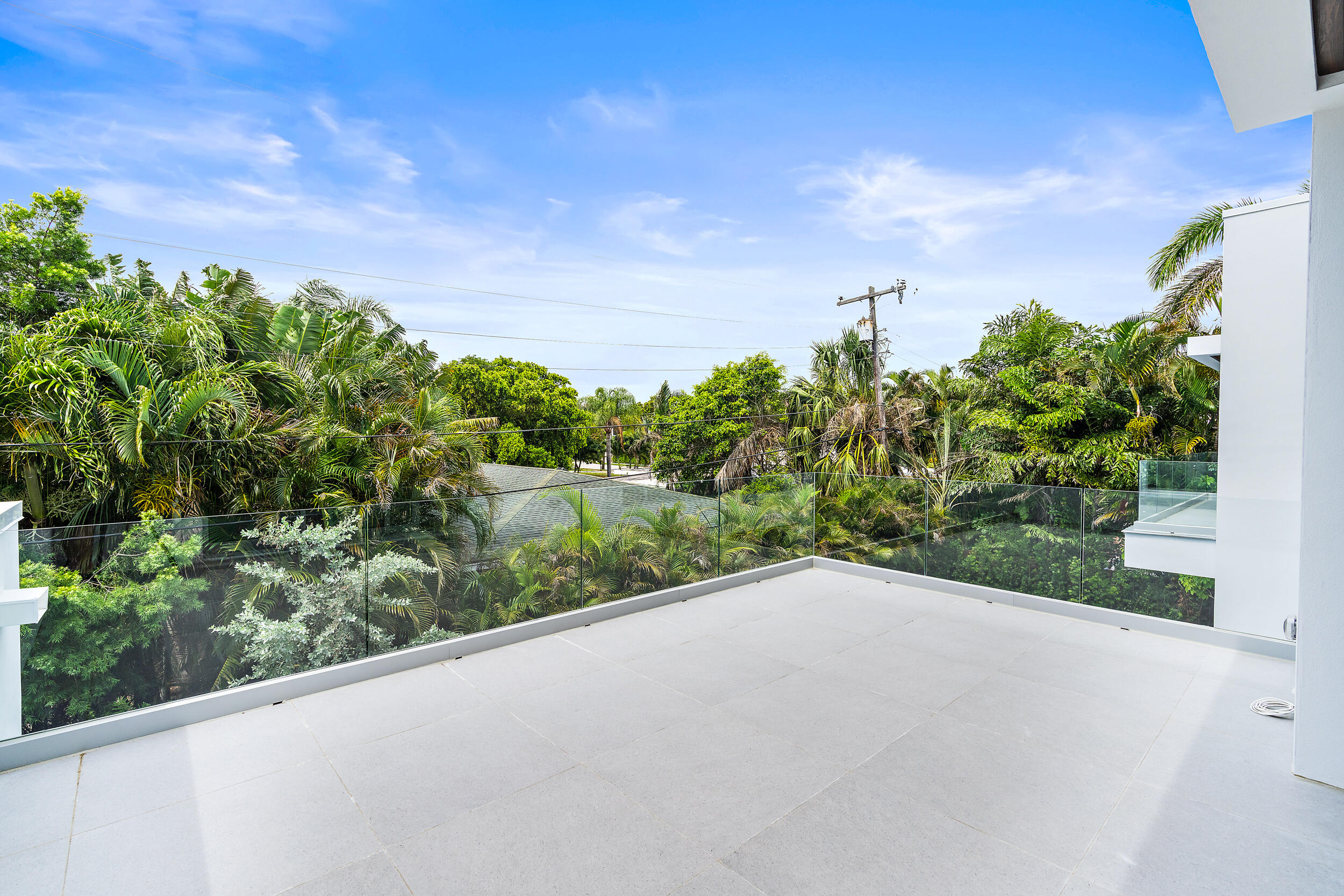 EDGEWATER - Residential