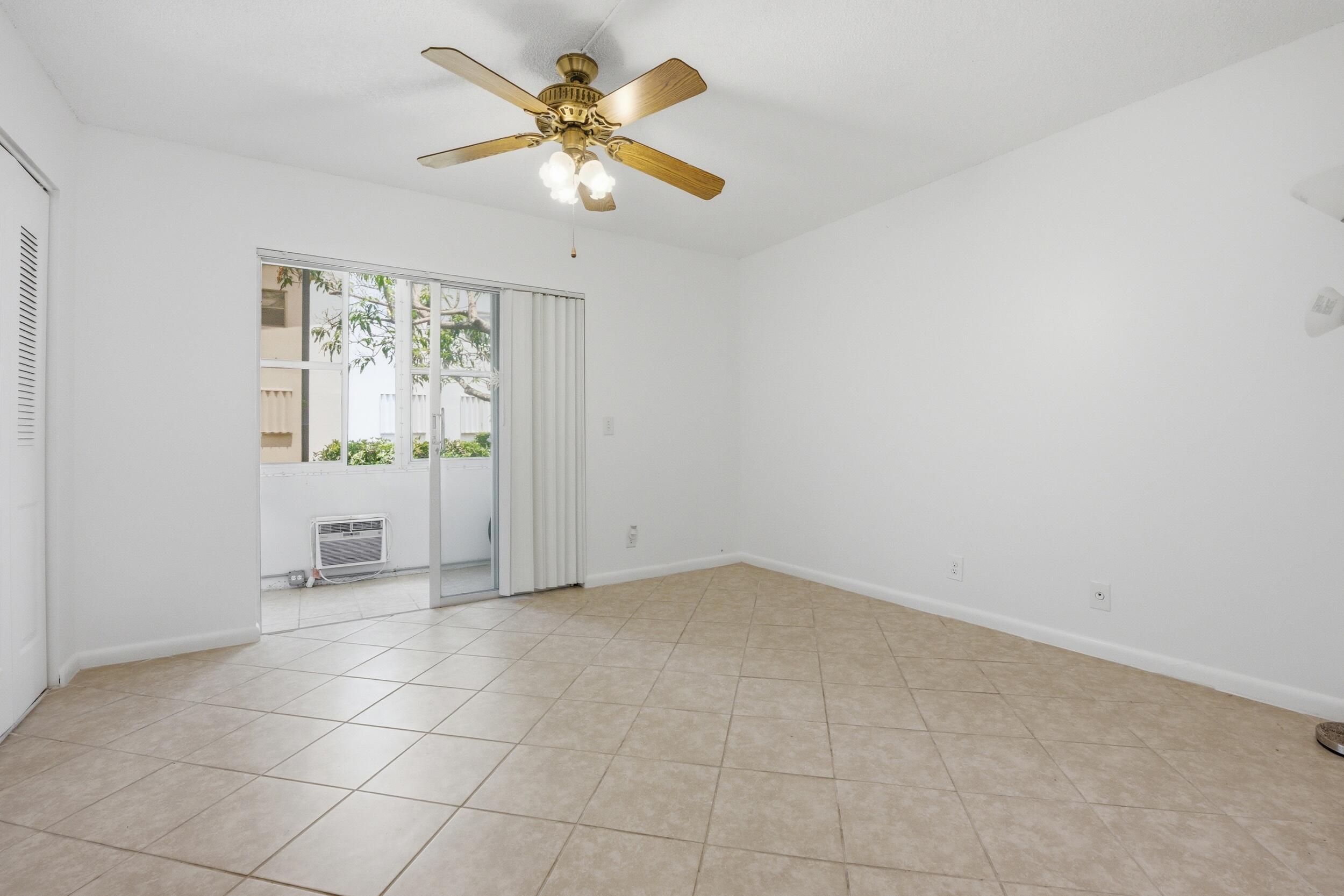 CAMBRIDGE CONDO - Residential