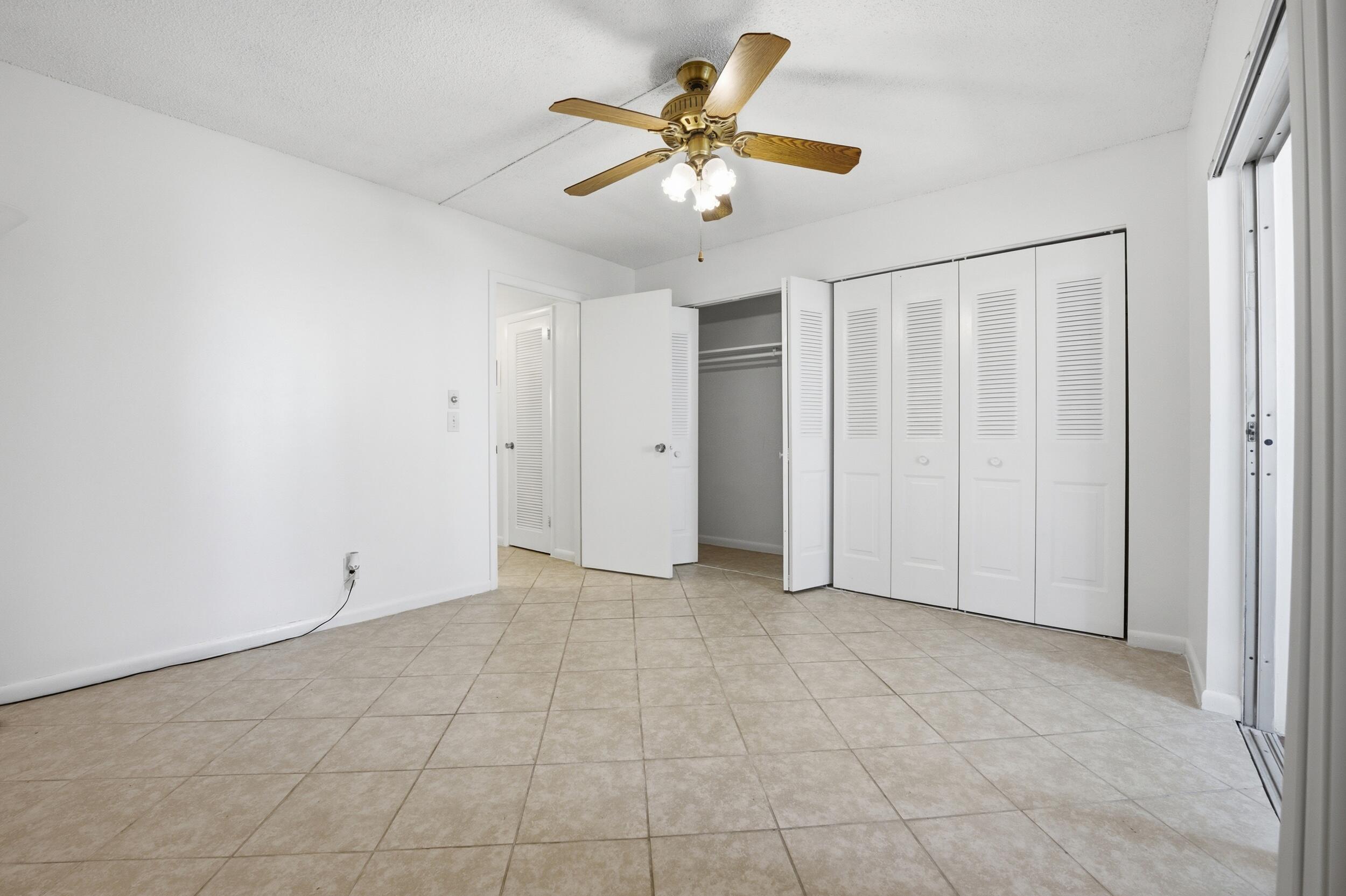 CAMBRIDGE CONDO - Residential