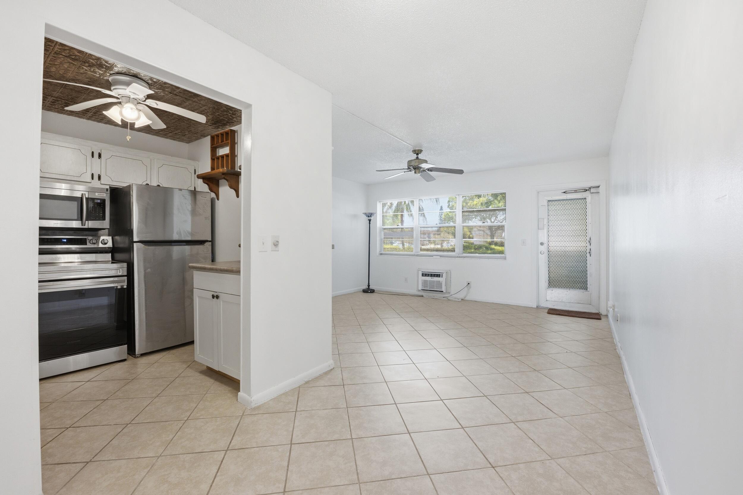 CAMBRIDGE CONDO - Residential