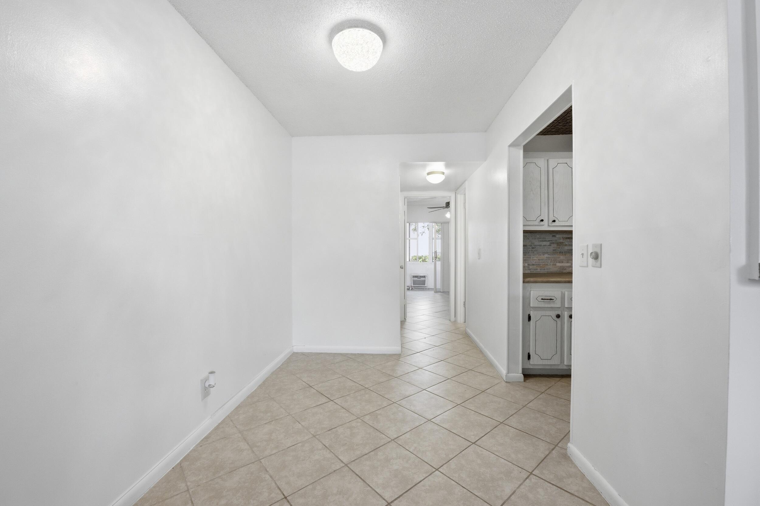 CAMBRIDGE CONDO - Residential