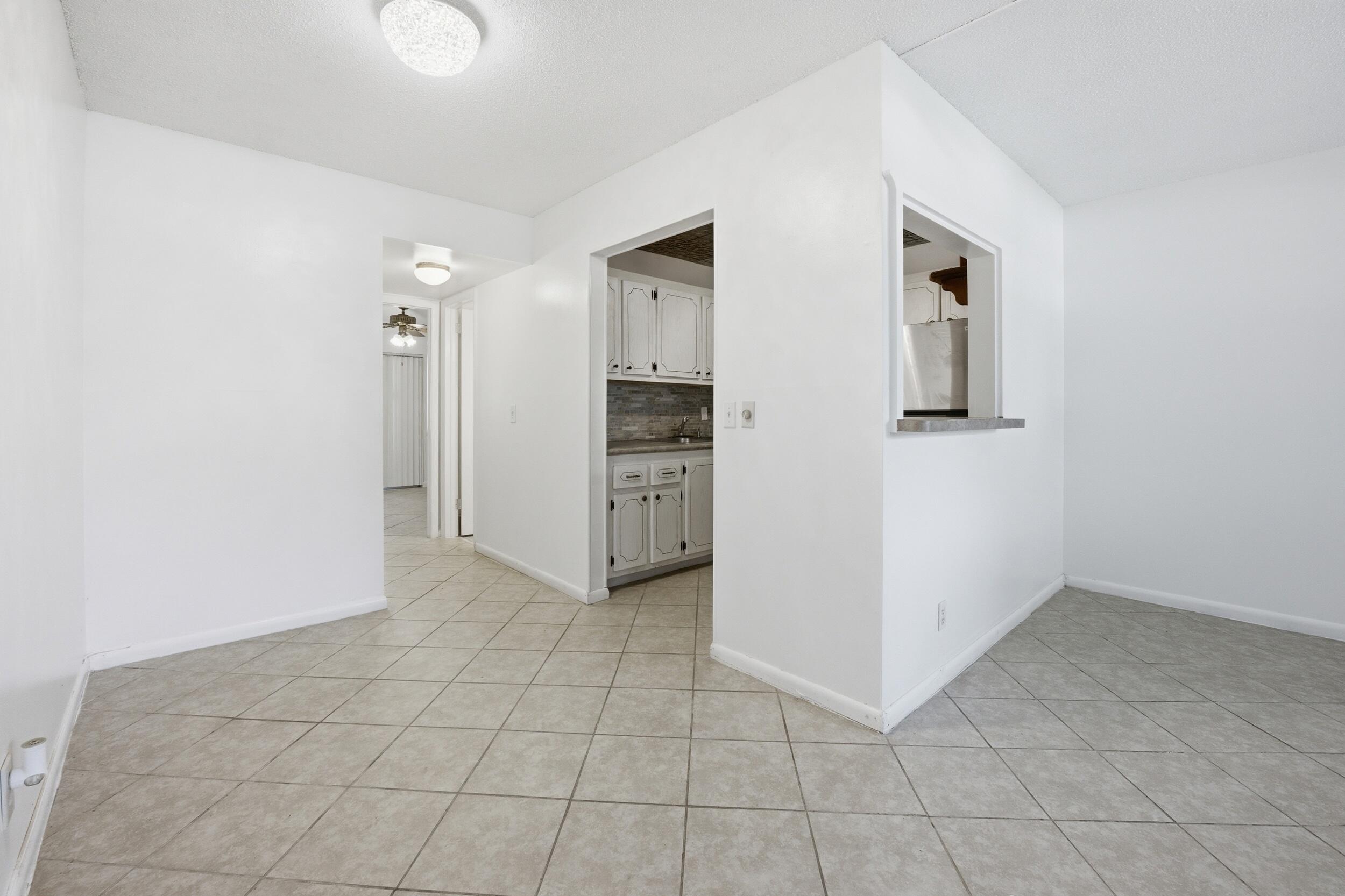 CAMBRIDGE CONDO - Residential