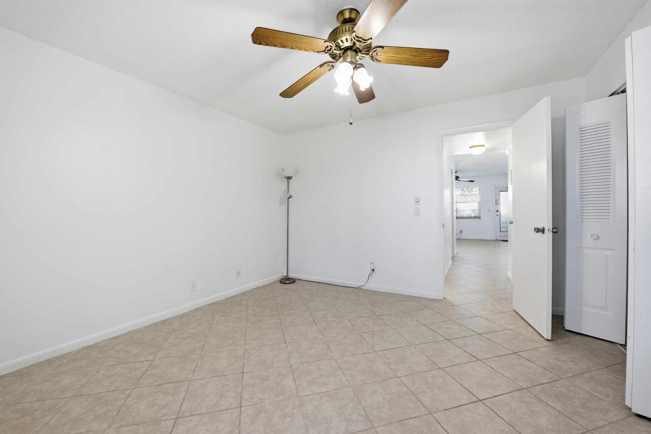 CAMBRIDGE CONDO - Residential
