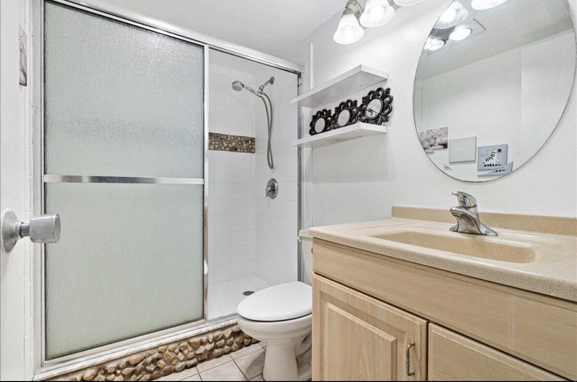 CAMBRIDGE CONDO - Residential