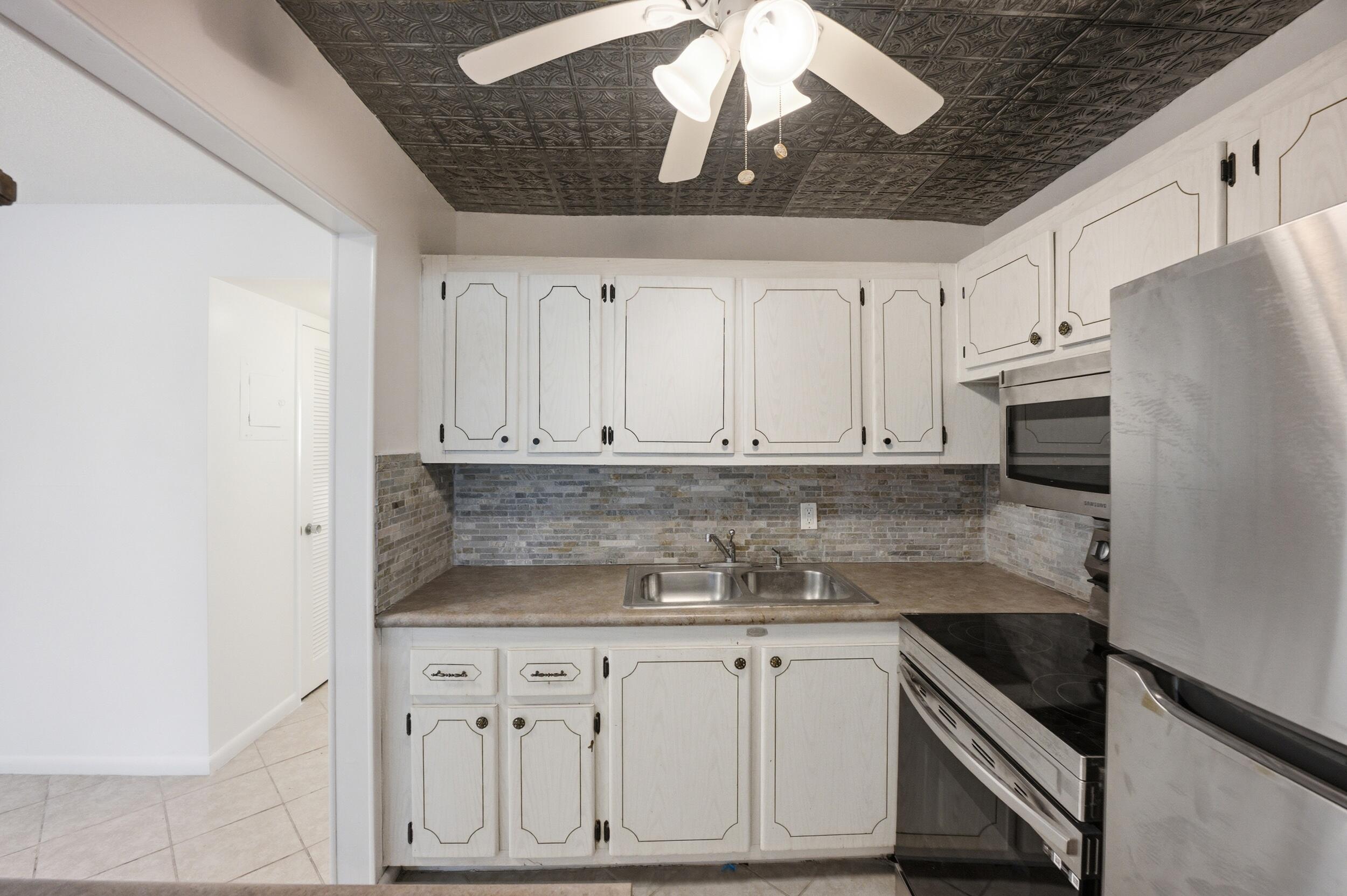 CAMBRIDGE CONDO - Residential